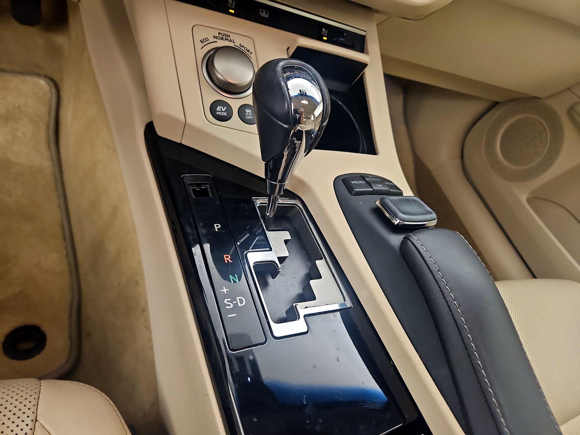 Thumbnail: 2015 Lexus ES - 18