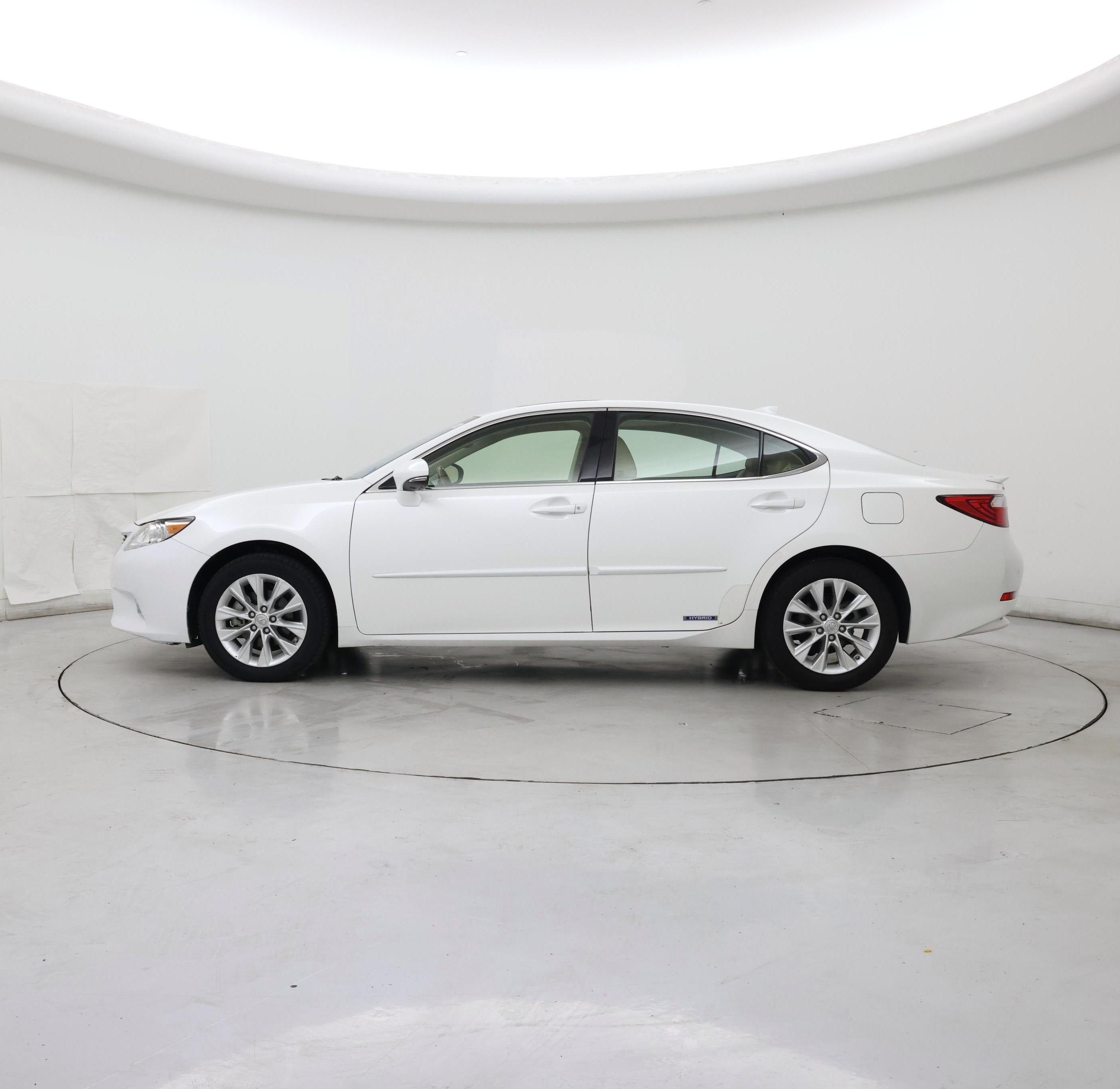 Thumbnail: 2015 Lexus ES - 3