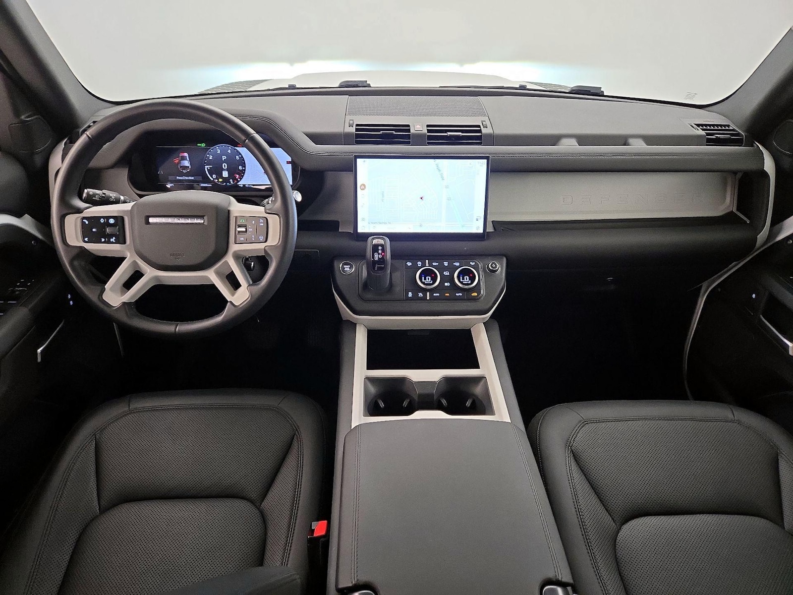 2025 Land Rover Defender S - Photo 10