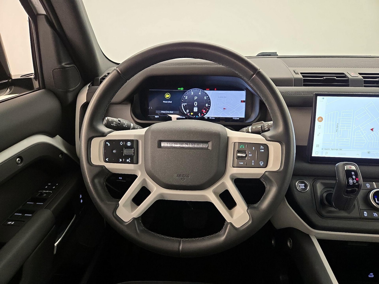 2025 Land Rover Defender S - Photo 11