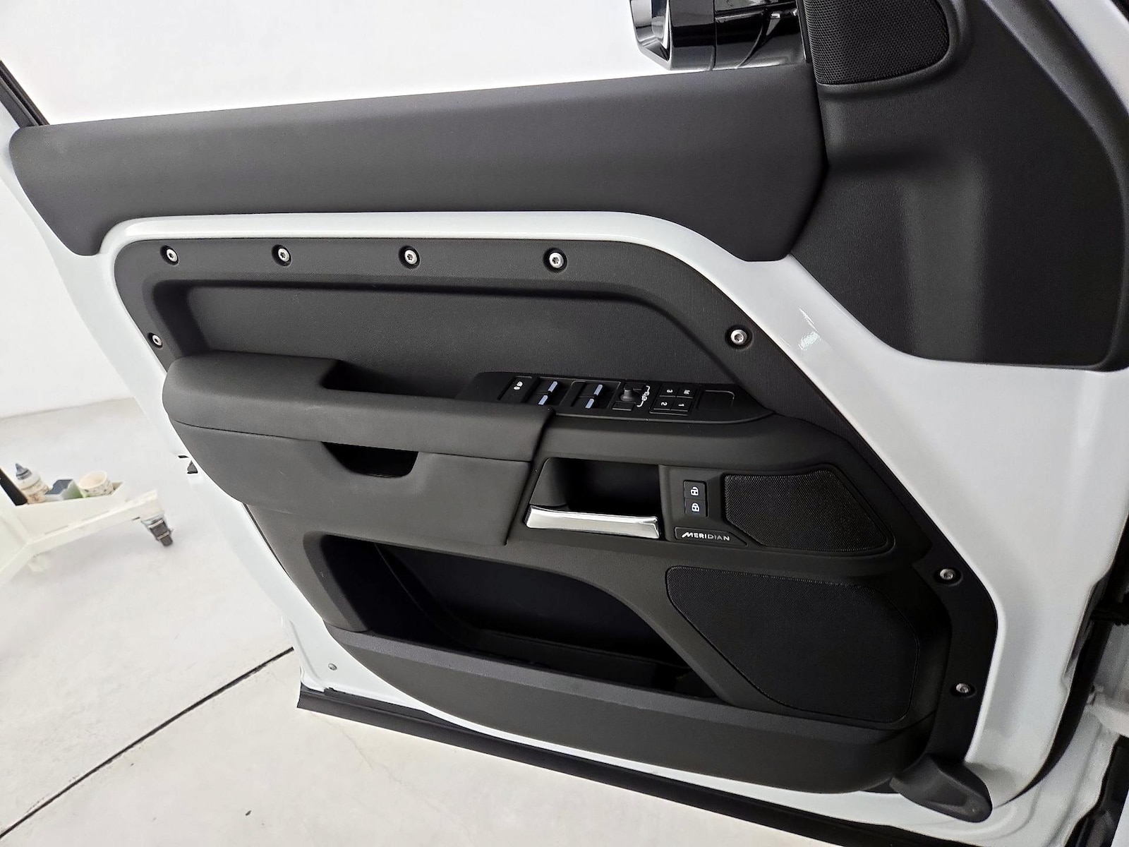 2025 Land Rover Defender S - Photo 13