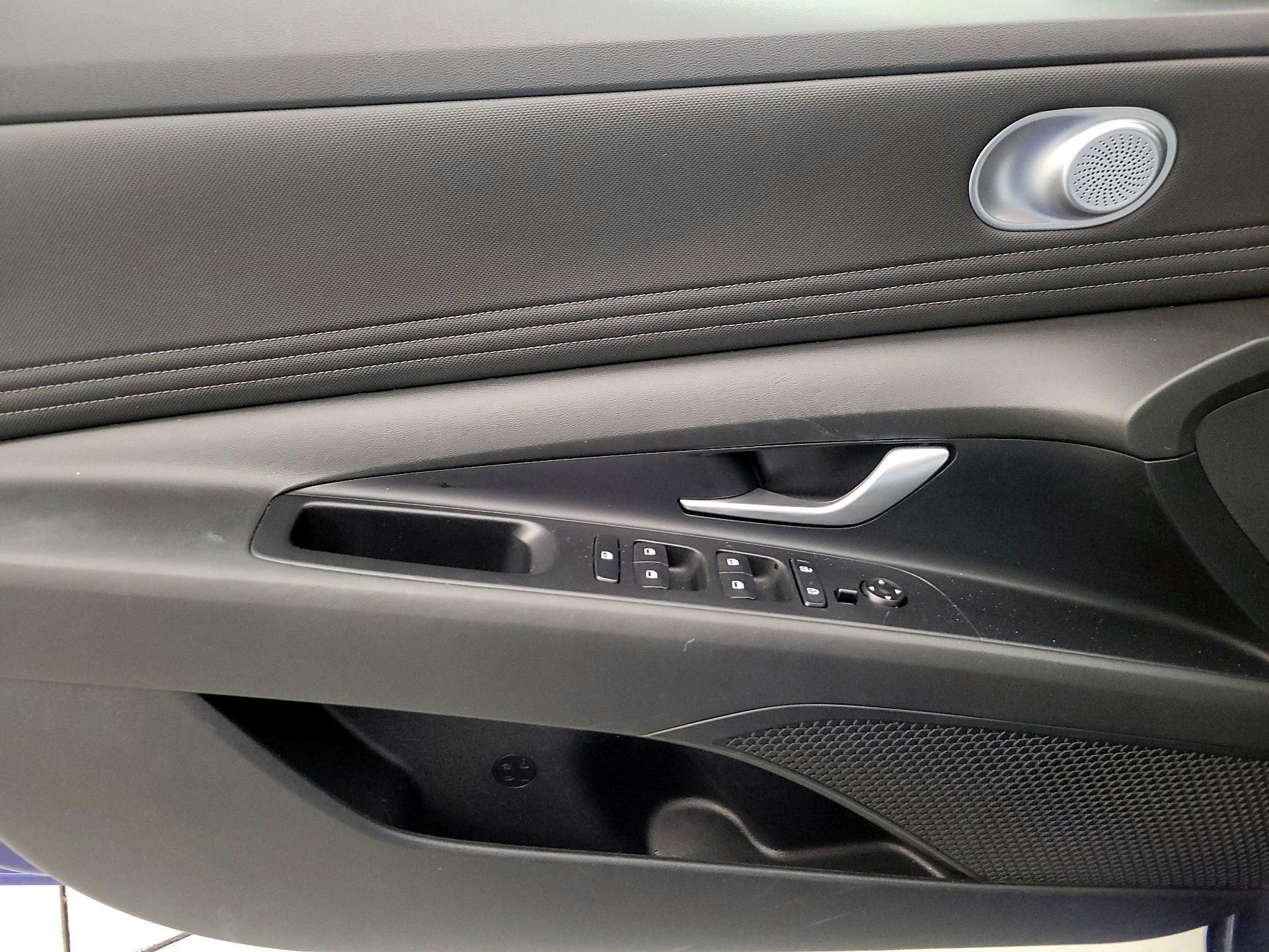 Thumbnail: 2023 Hyundai Elantra - 12