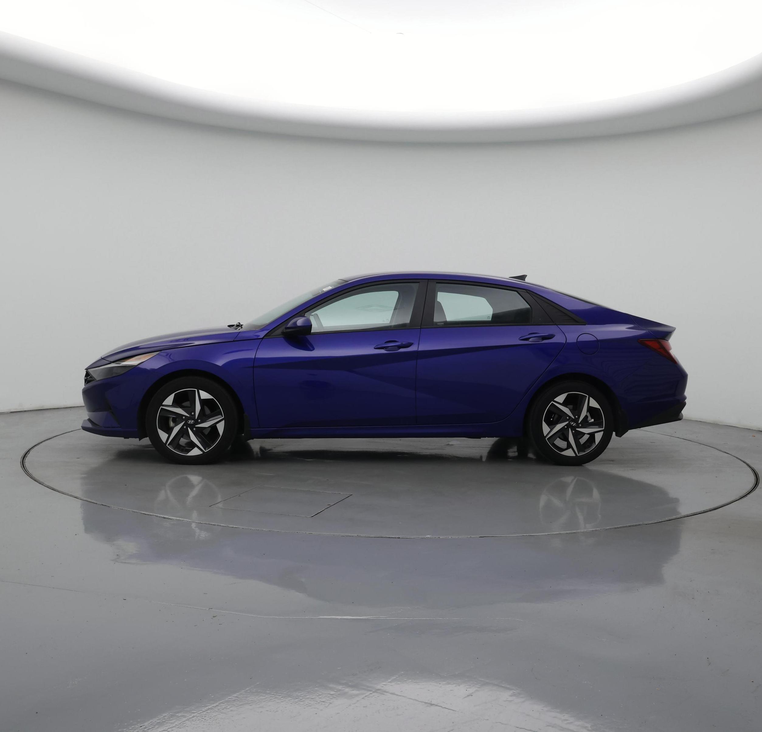 Thumbnail: 2023 Hyundai Elantra - 3