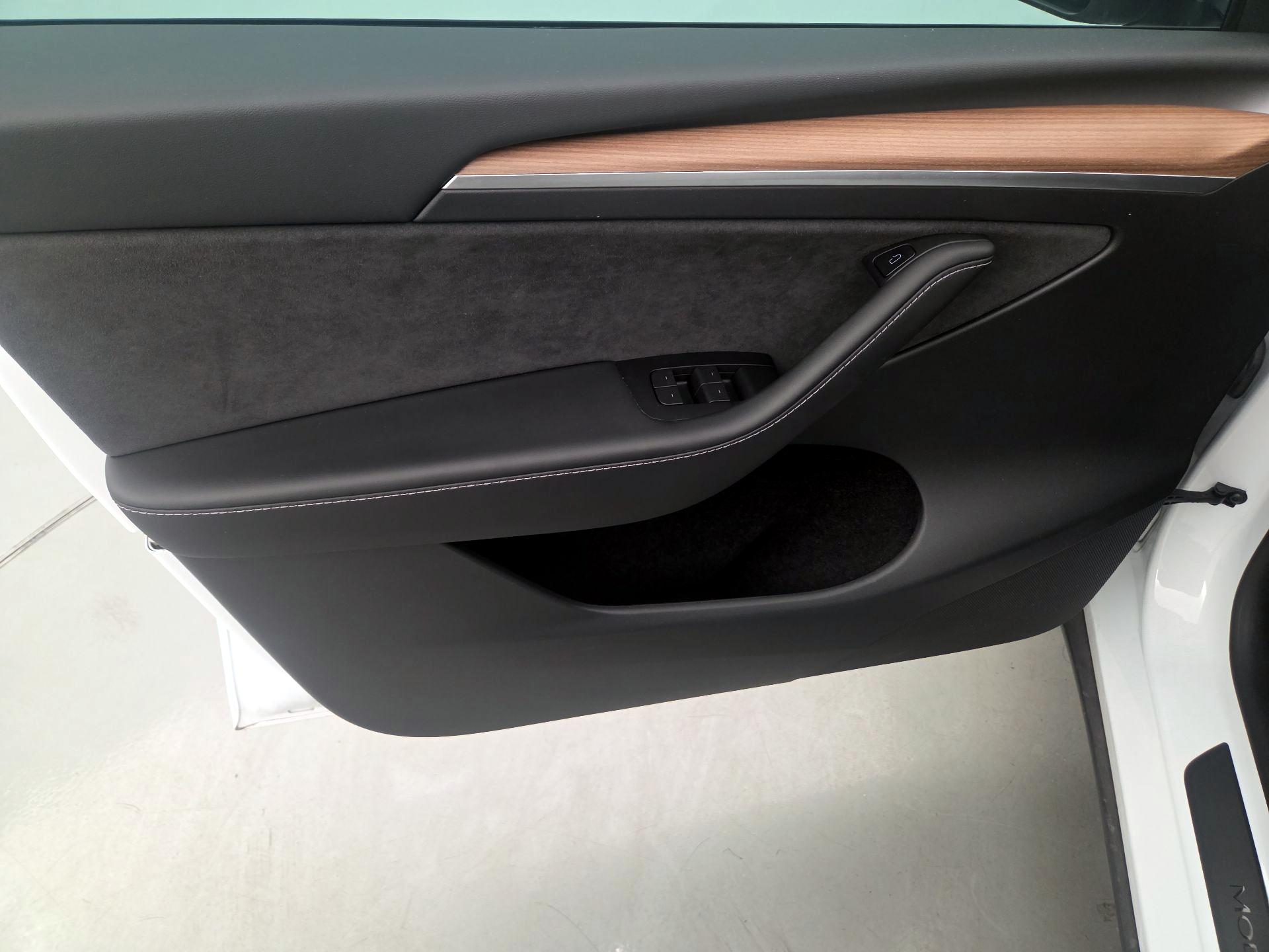 Thumbnail: 2023 Tesla Model Y - 12
