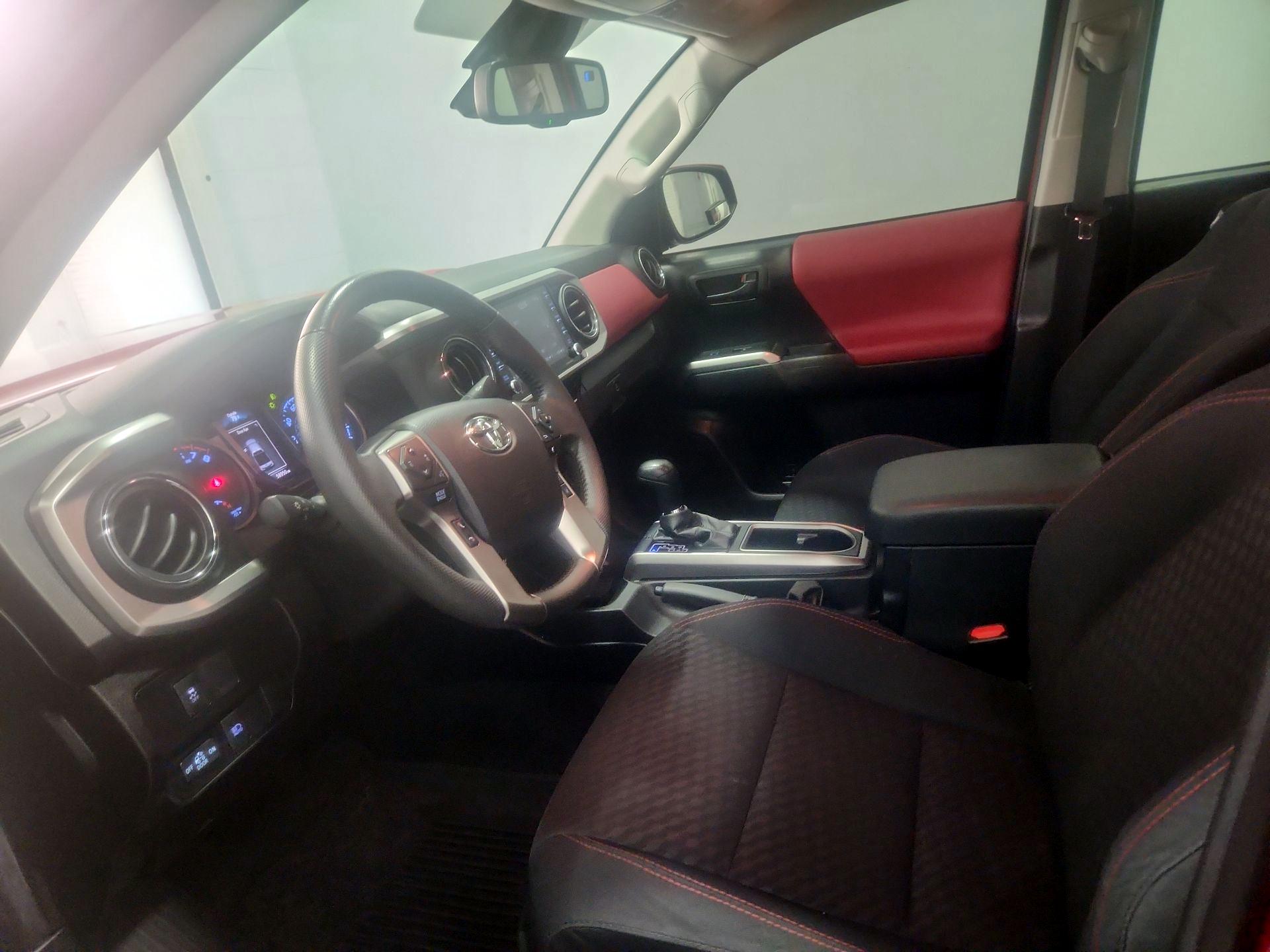 Thumbnail: 2022 Toyota Tacoma - 11