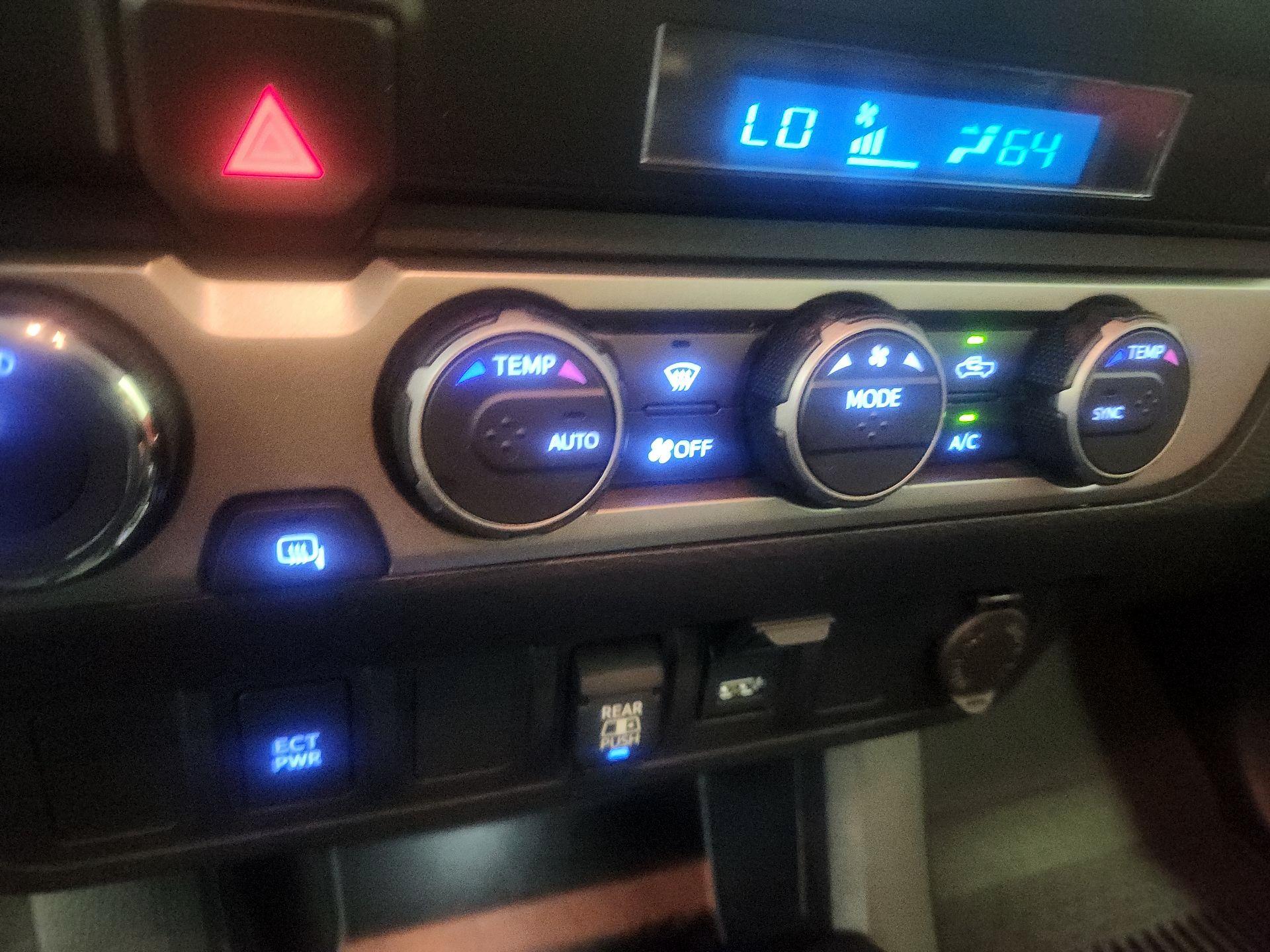Thumbnail: 2022 Toyota Tacoma - 16