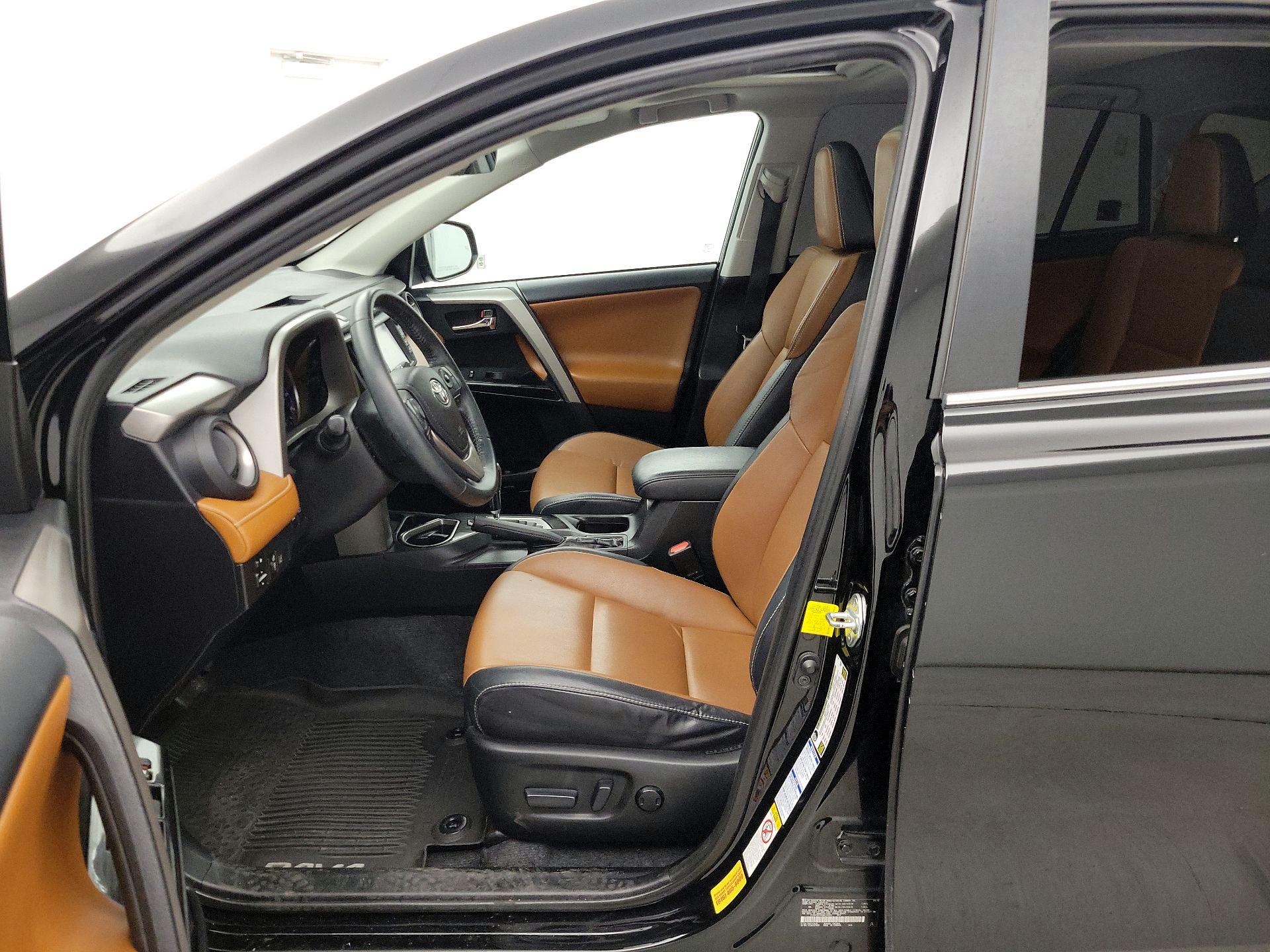 Thumbnail: 2016 Toyota RAV4 - 11