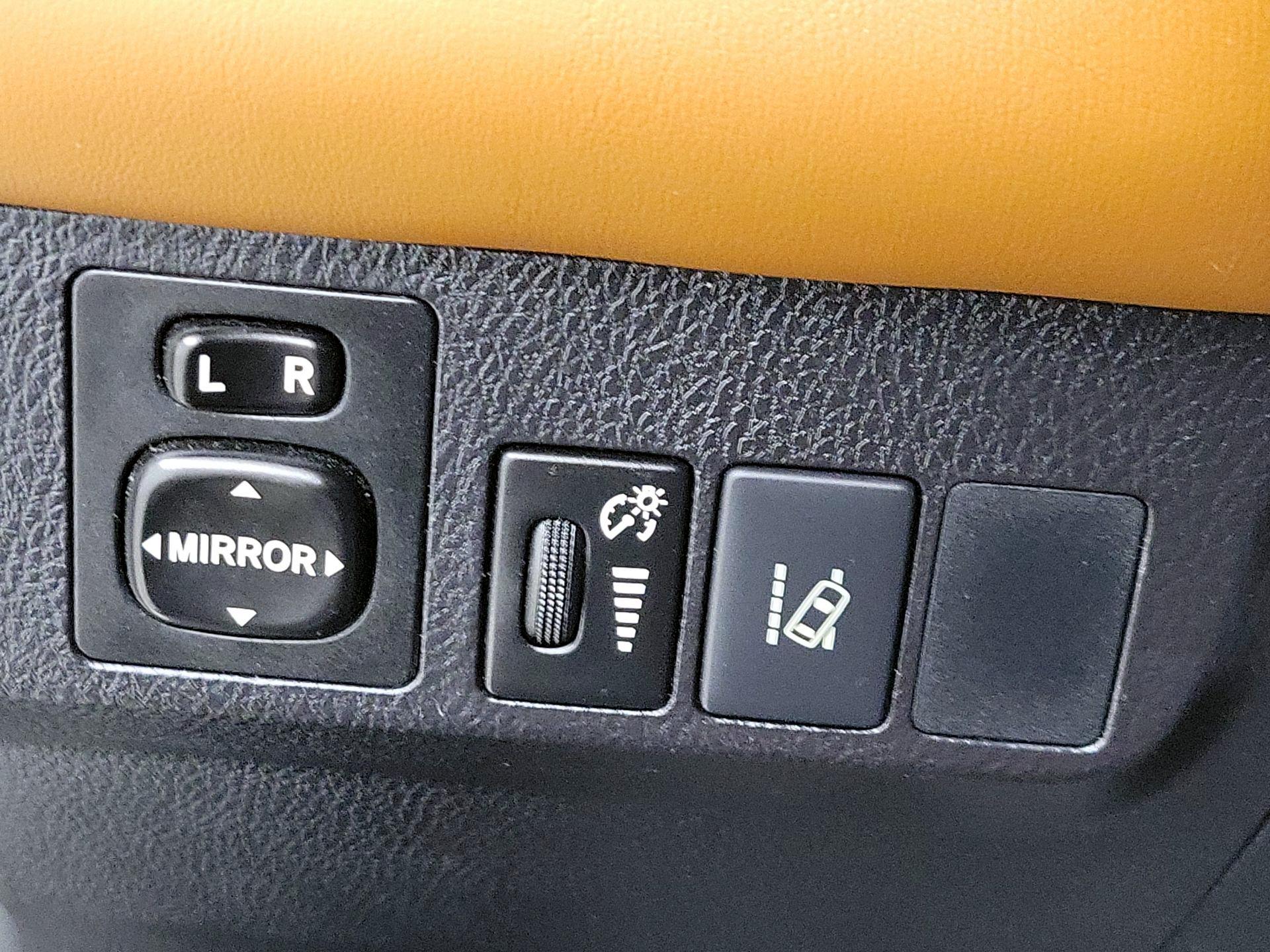 Thumbnail: 2016 Toyota RAV4 - 13