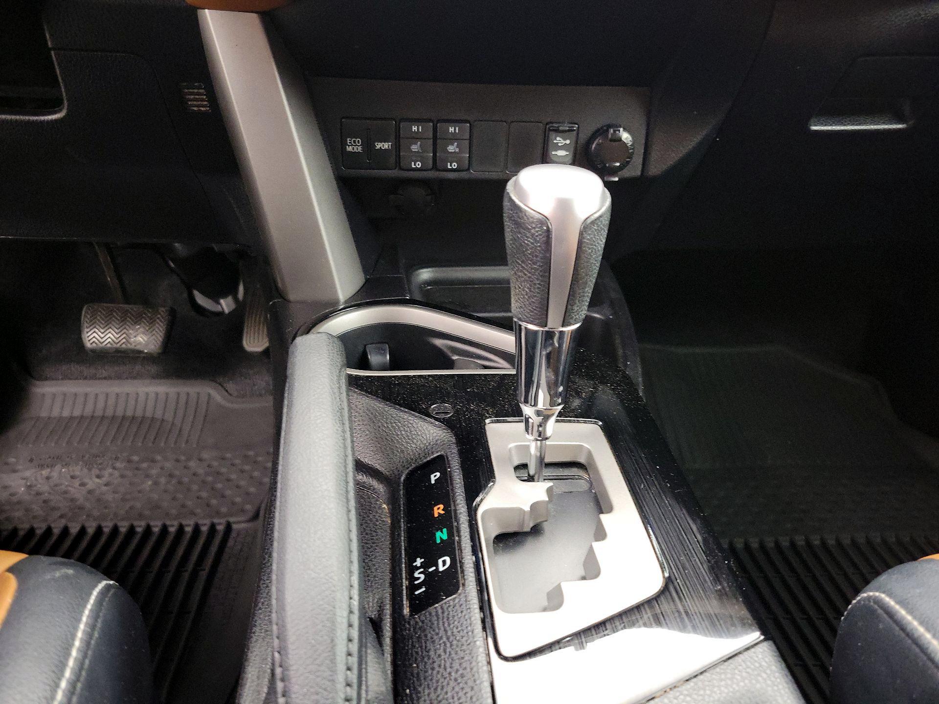 Thumbnail: 2016 Toyota RAV4 - 18