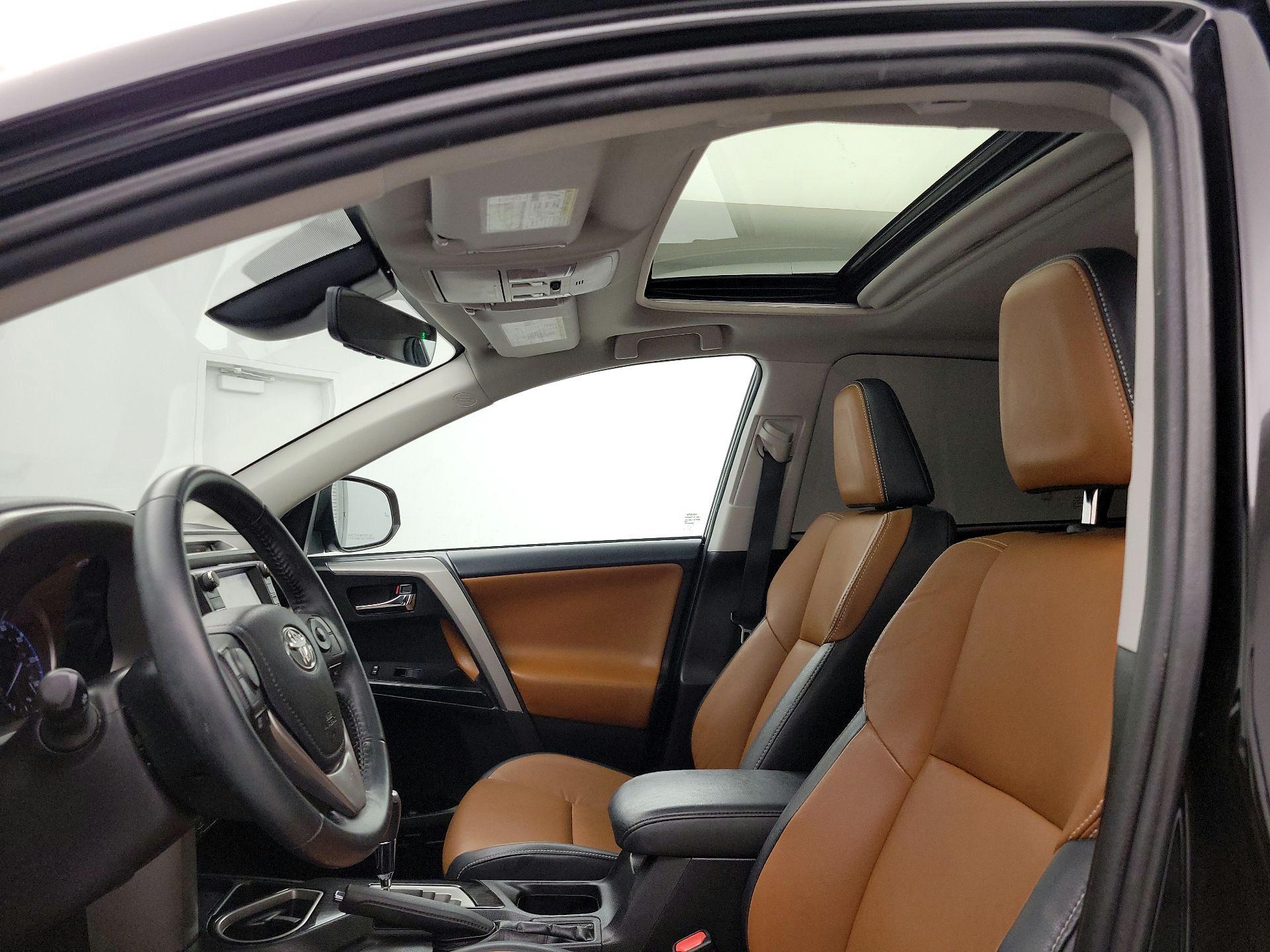 Thumbnail: 2016 Toyota RAV4 - 20