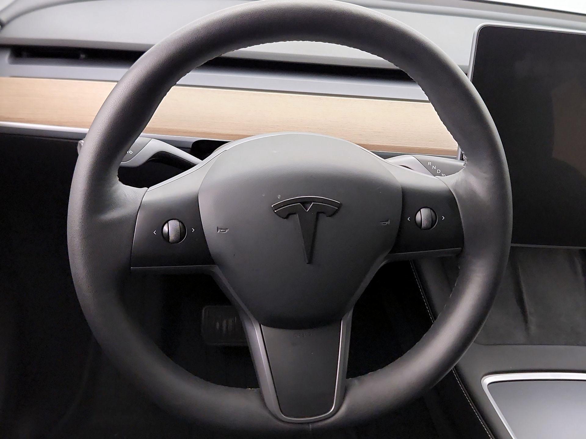 Thumbnail: 2023 Tesla Model Y - 10
