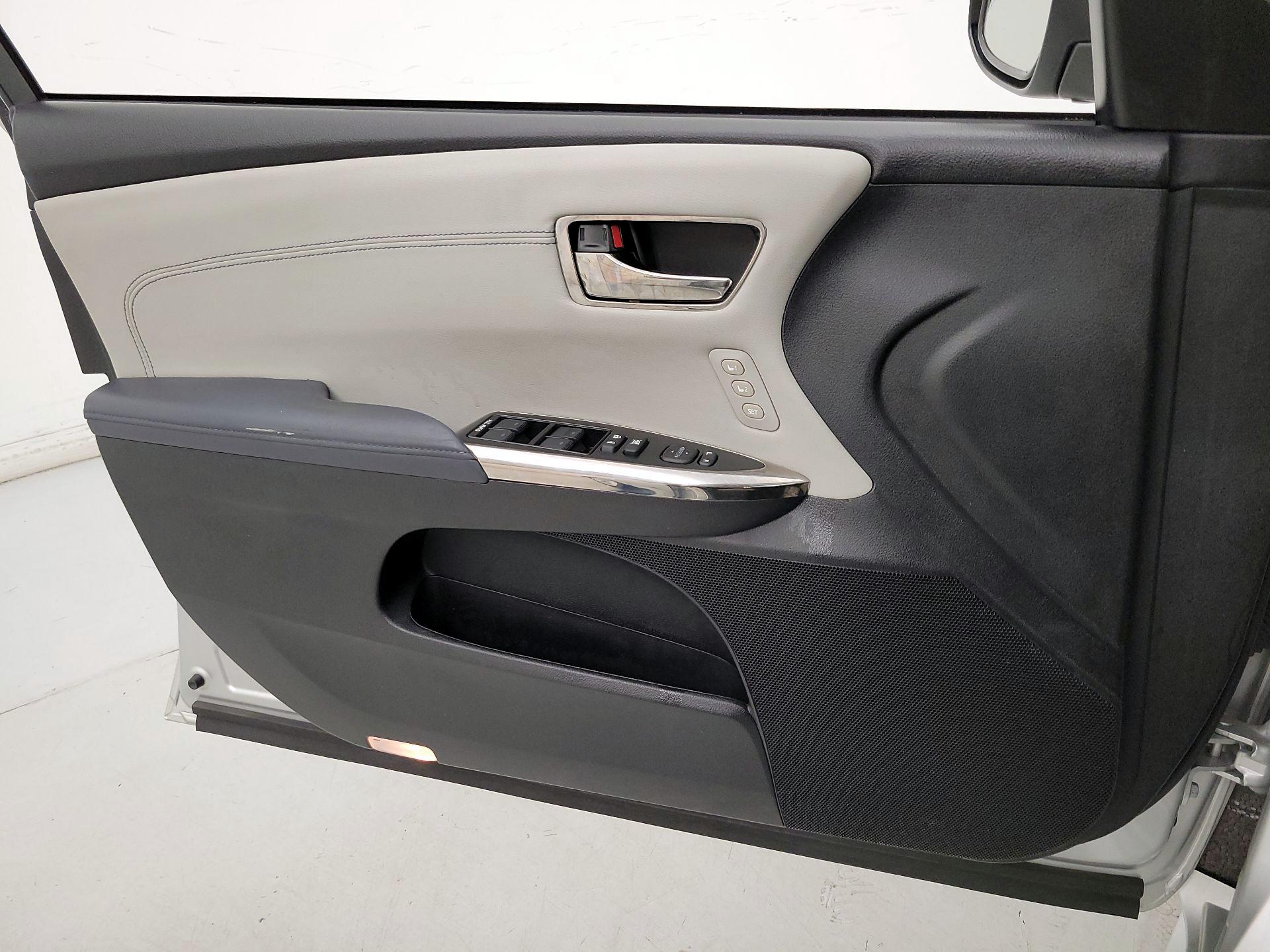 Thumbnail: 2014 Toyota Avalon - 12