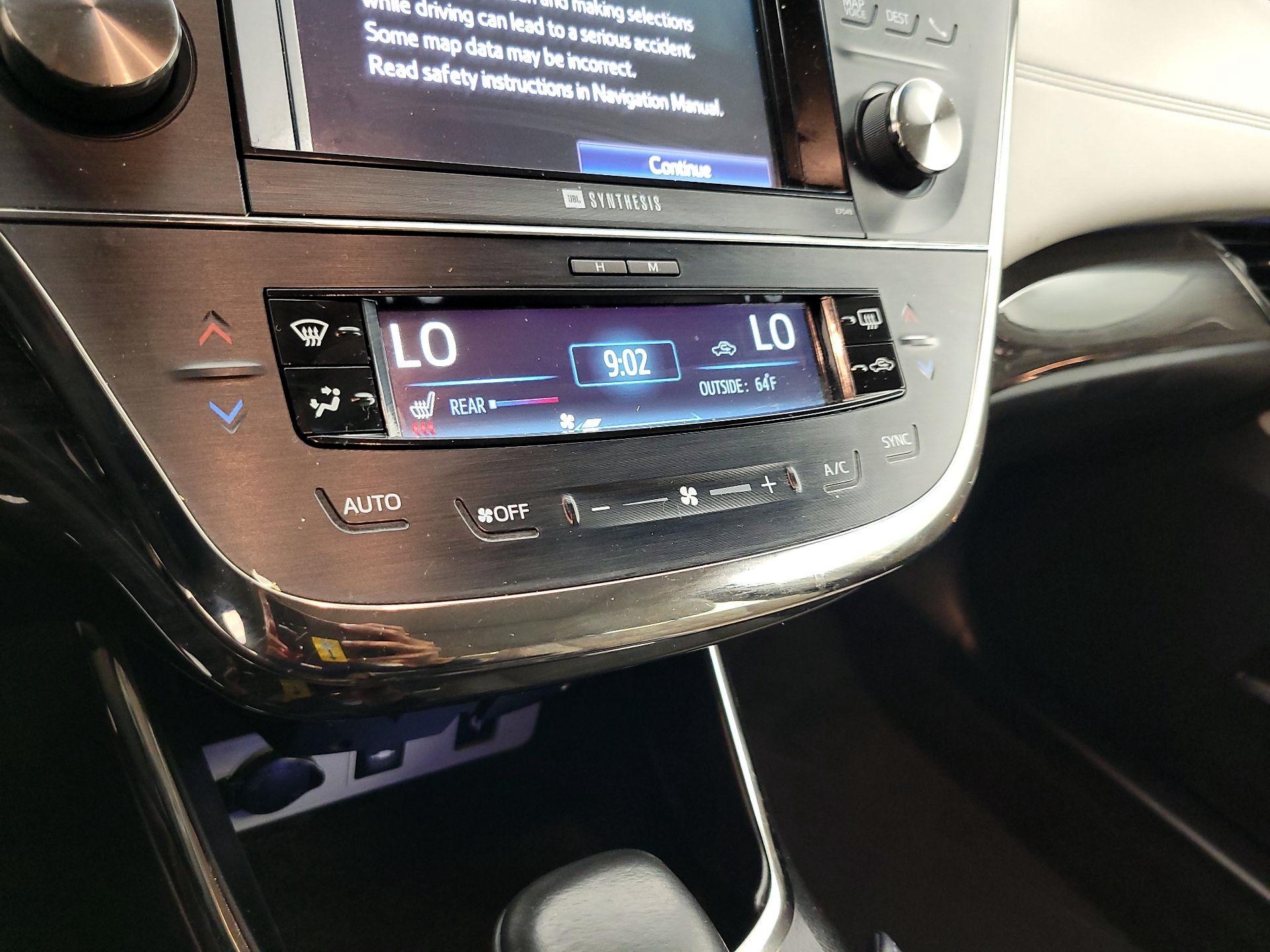 Thumbnail: 2014 Toyota Avalon - 16