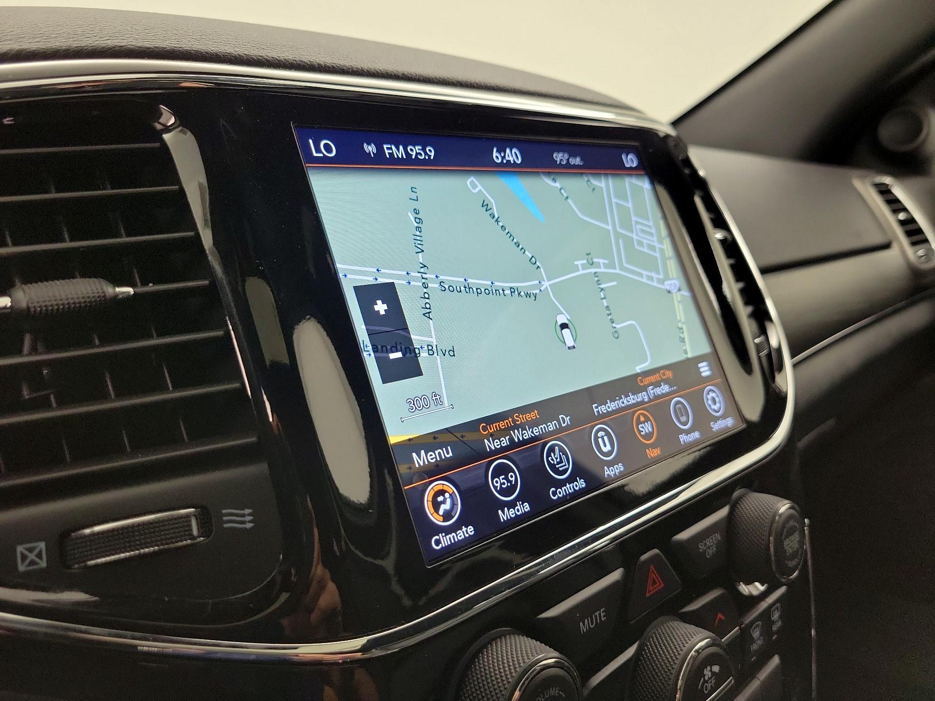 Thumbnail: 2021 Jeep Grand Cherokee - 14