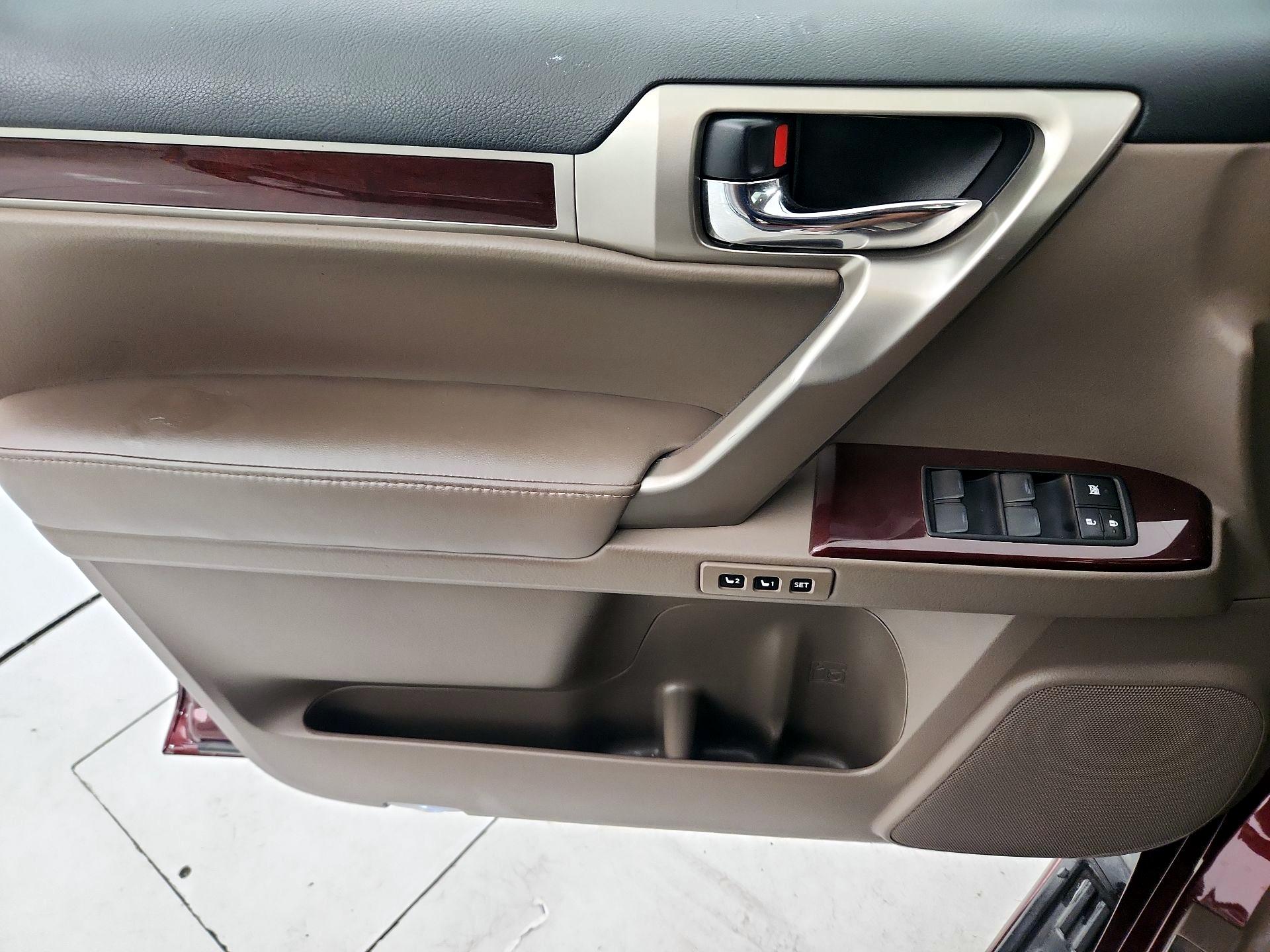 Thumbnail: 2019 Lexus GX - 10