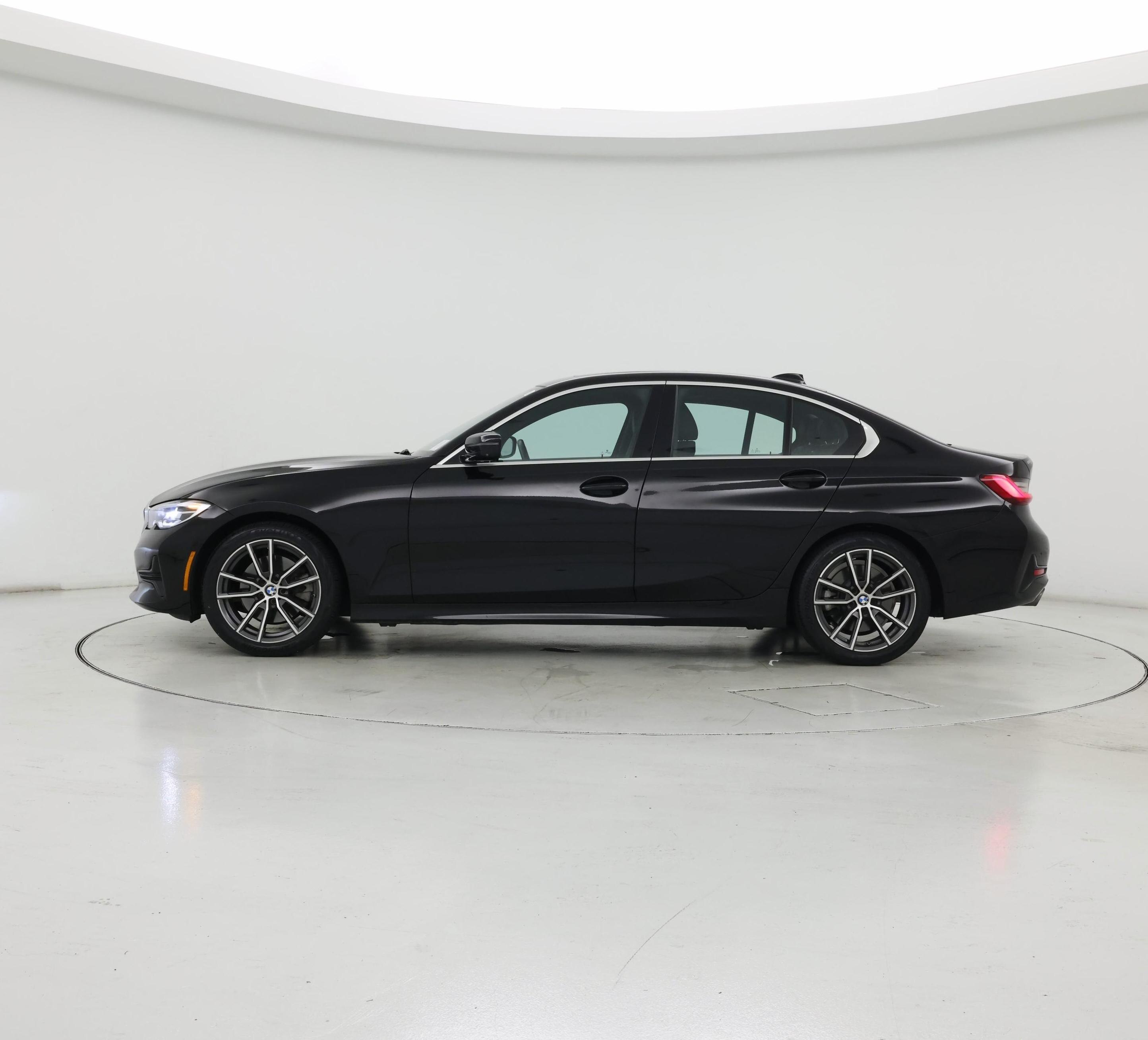Thumbnail: 2021 BMW 3 Series - 3