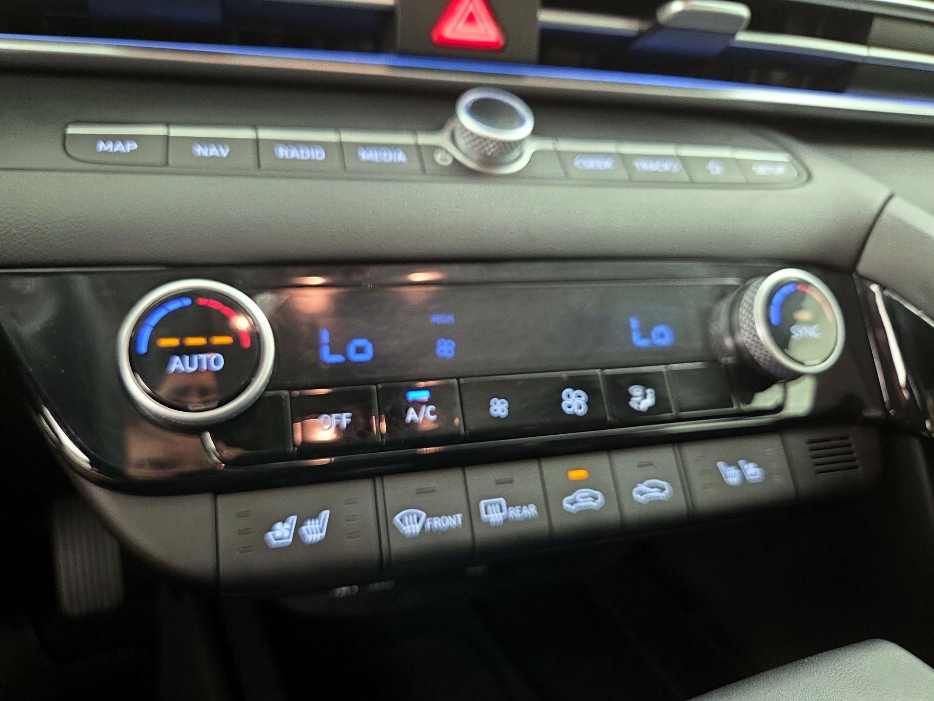 Thumbnail: 2024 Hyundai Elantra - 17