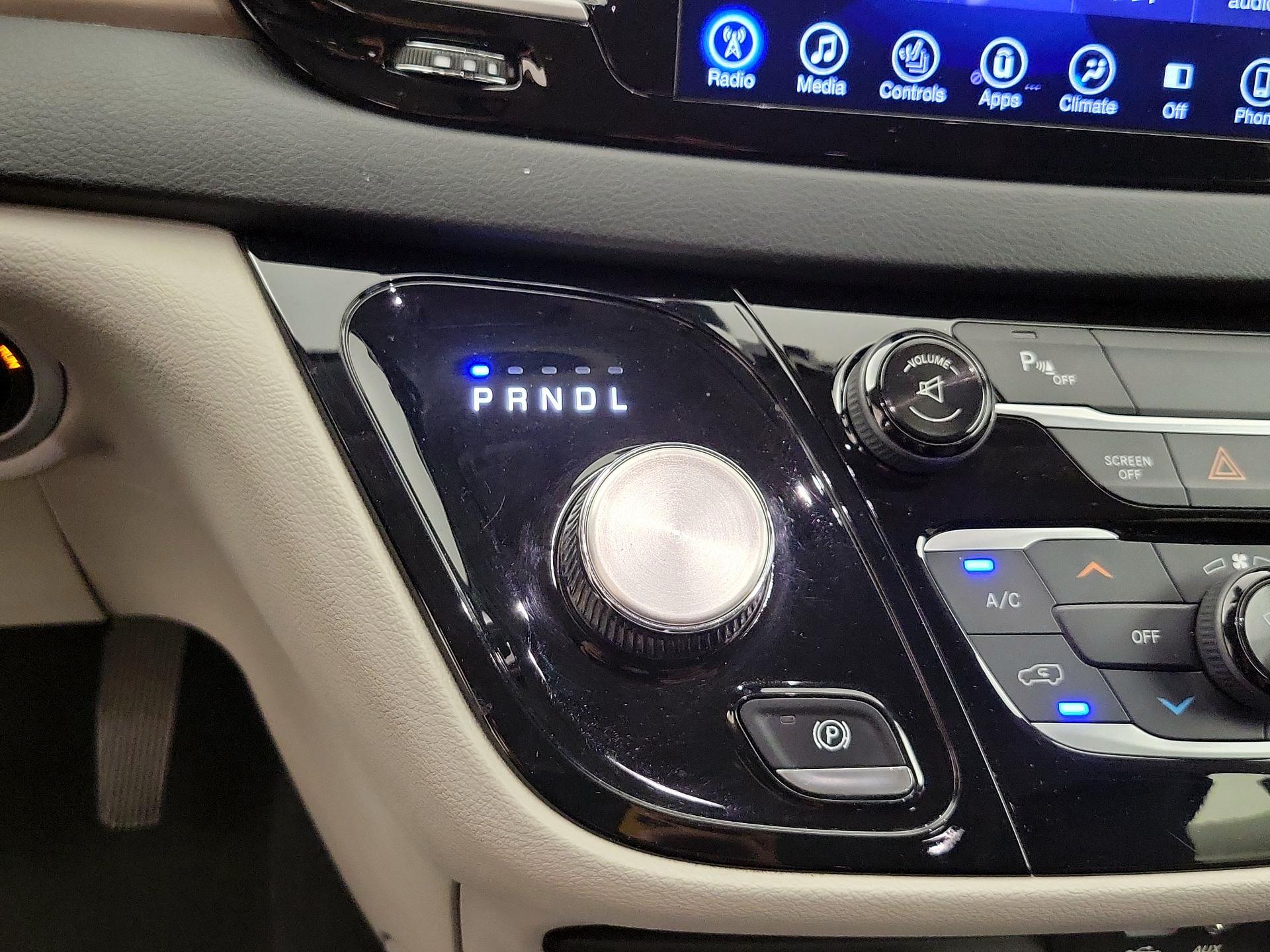 Thumbnail: 2017 Chrysler Pacifica - 17