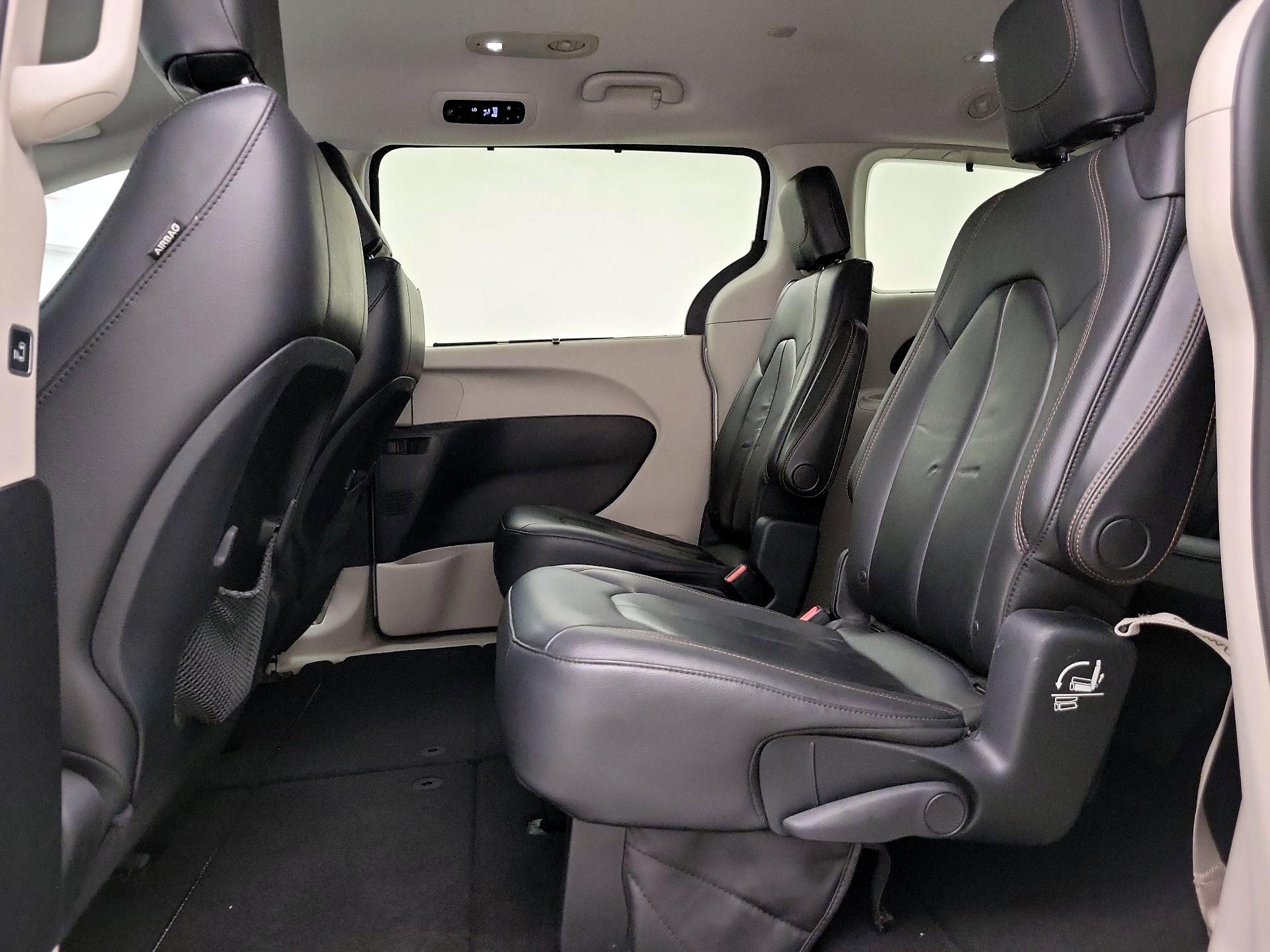 Thumbnail: 2017 Chrysler Pacifica - 19
