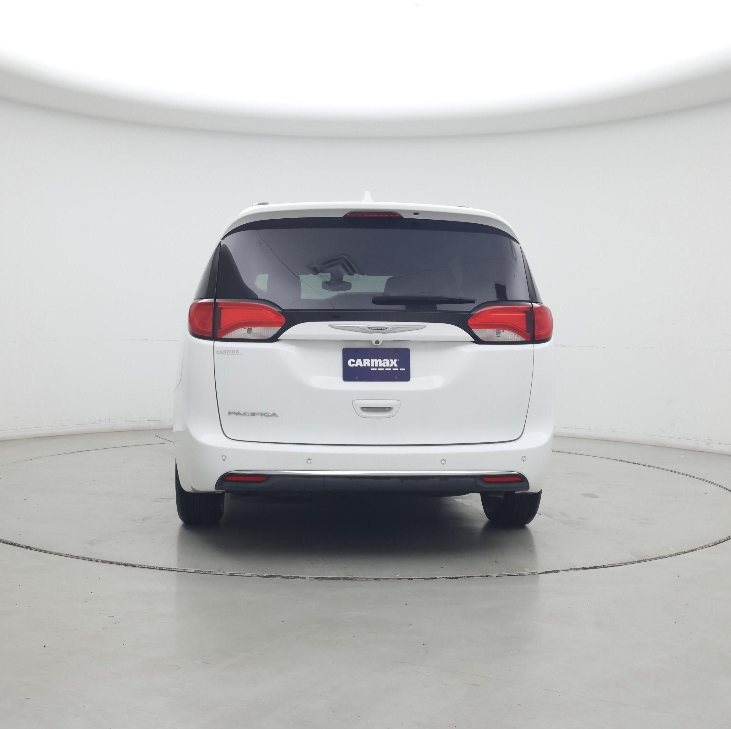 Thumbnail: 2017 Chrysler Pacifica - 6