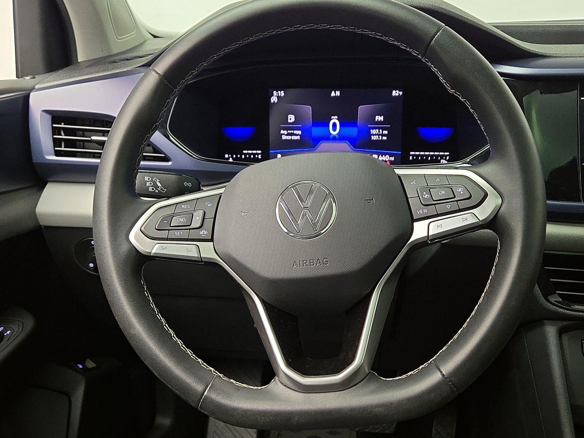 Thumbnail: 2022 Volkswagen Taos - 10