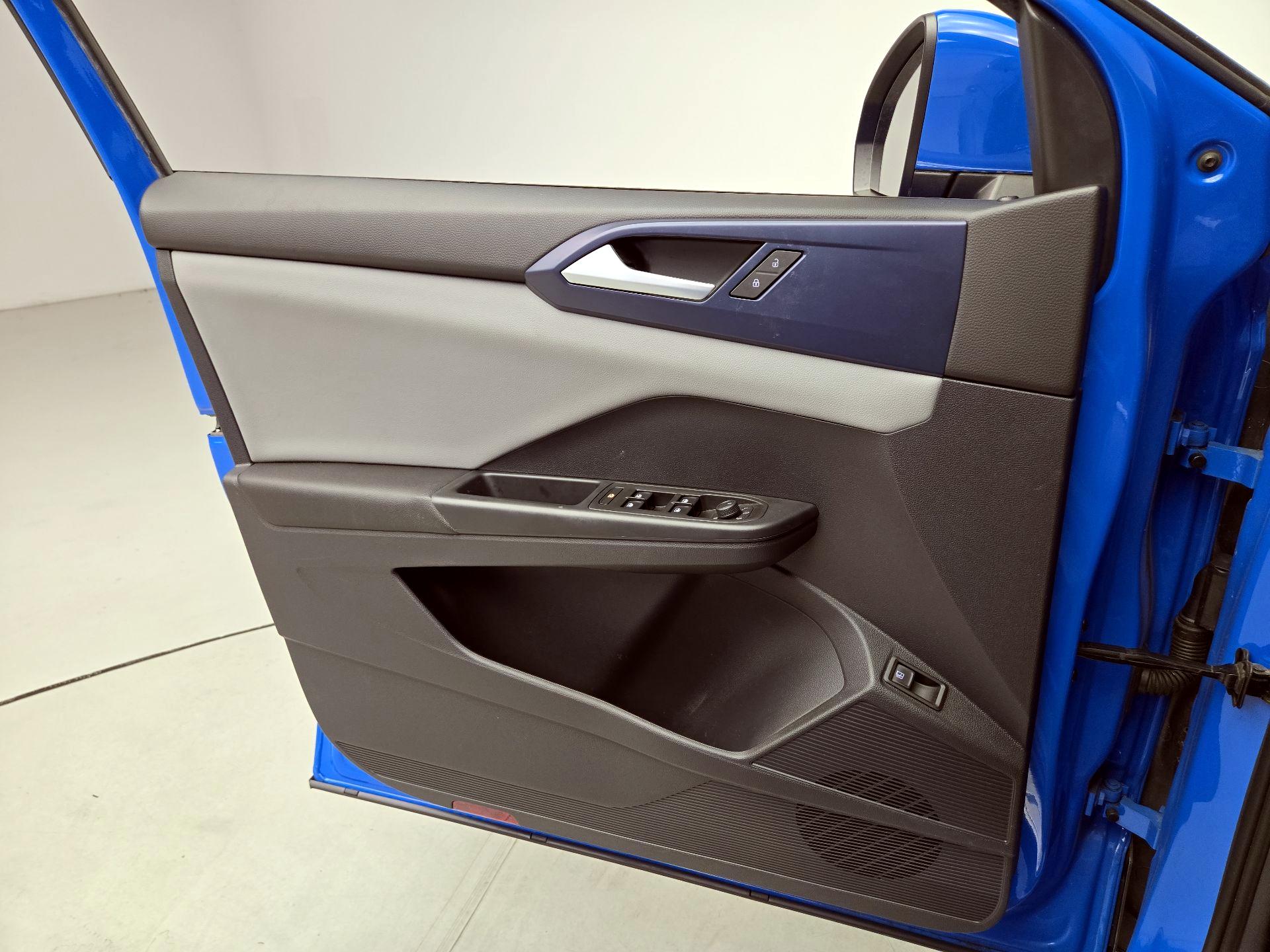 Thumbnail: 2022 Volkswagen Taos - 12