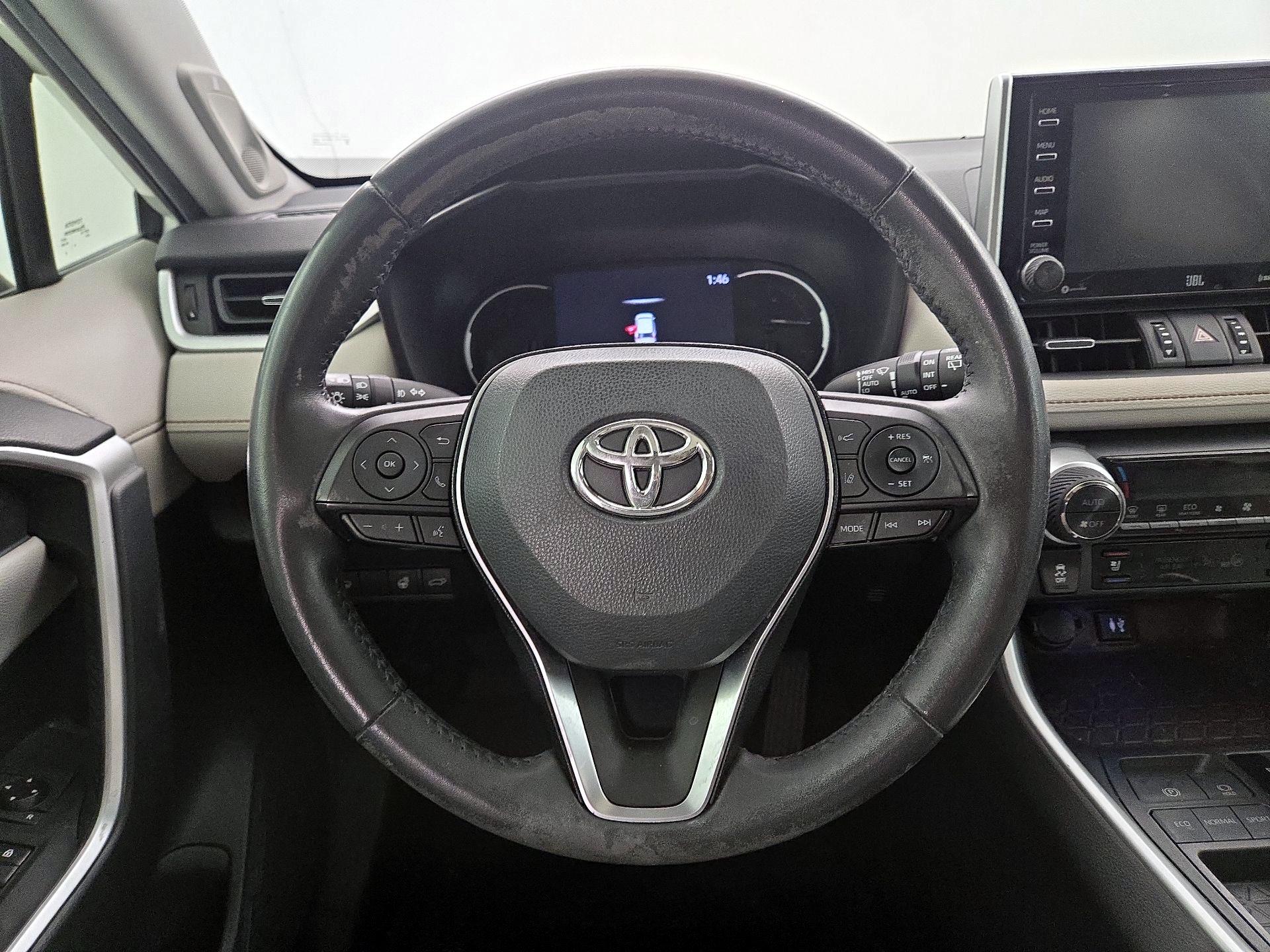 Thumbnail: 2019 Toyota RAV4 - 10