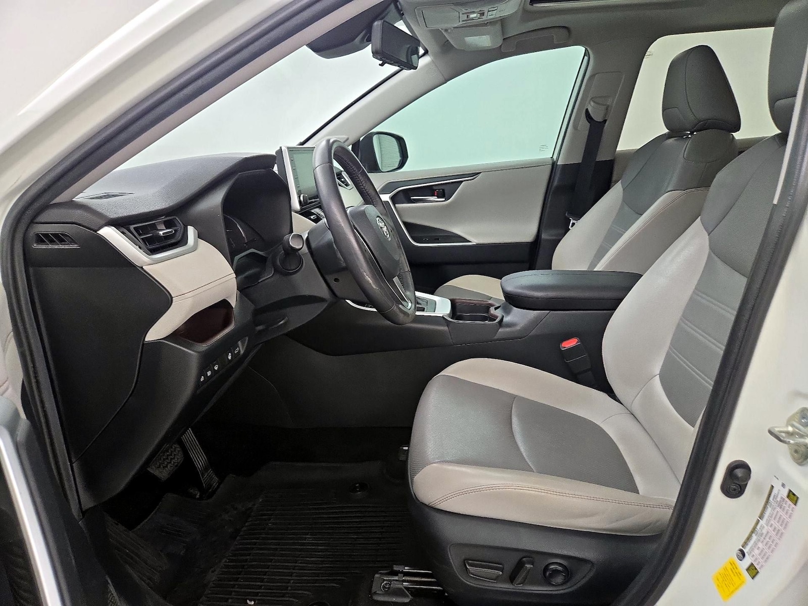 2019 Toyota RAV4 Limited - Photo 12