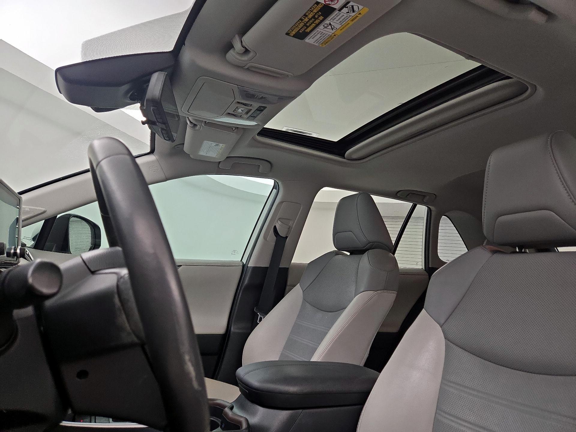 Thumbnail: 2019 Toyota RAV4 - 20