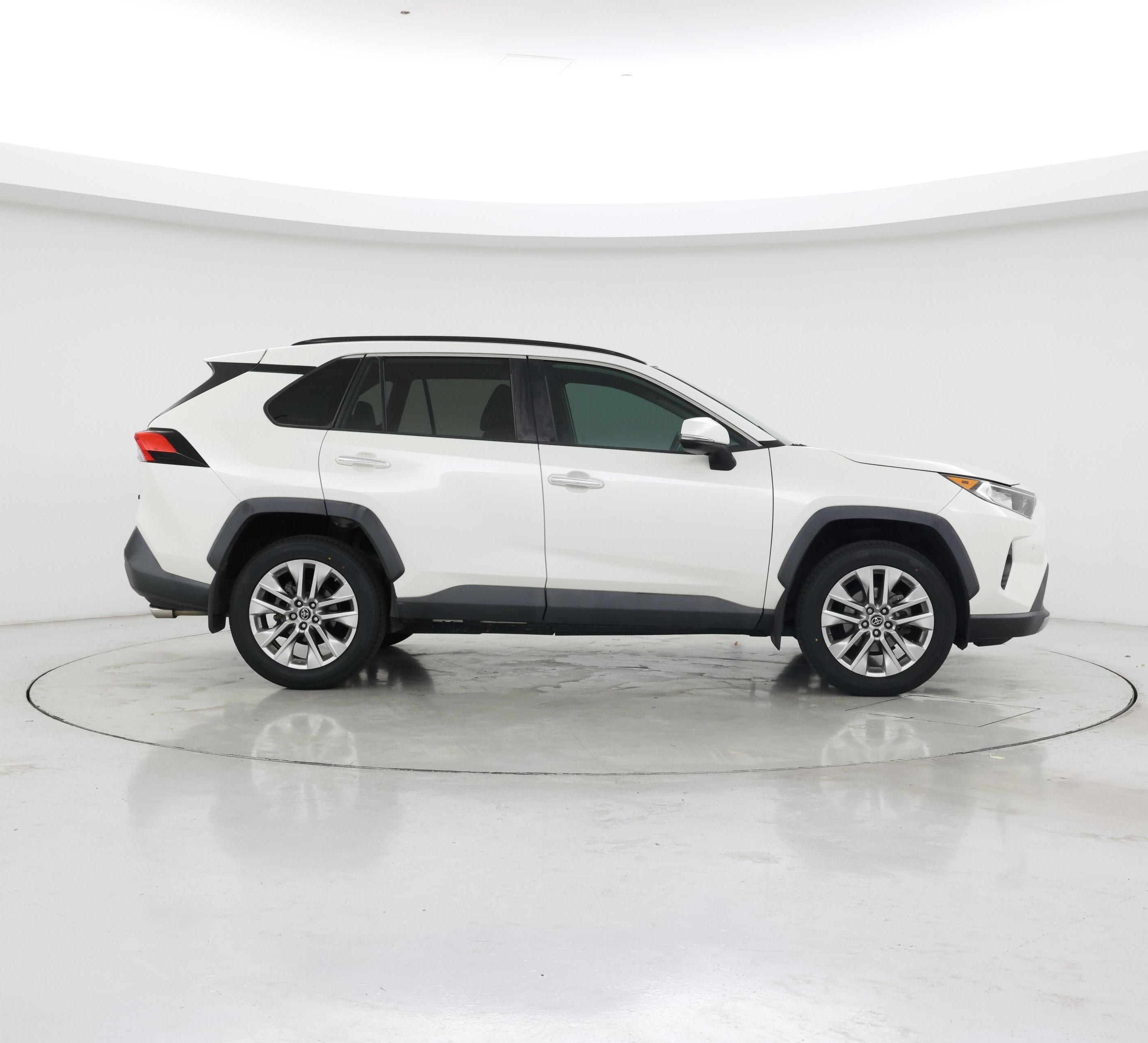 Thumbnail: 2019 Toyota RAV4 - 7