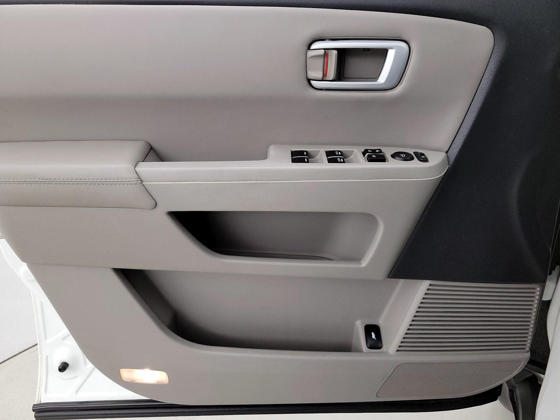 Thumbnail: 2015 Honda Pilot - 12