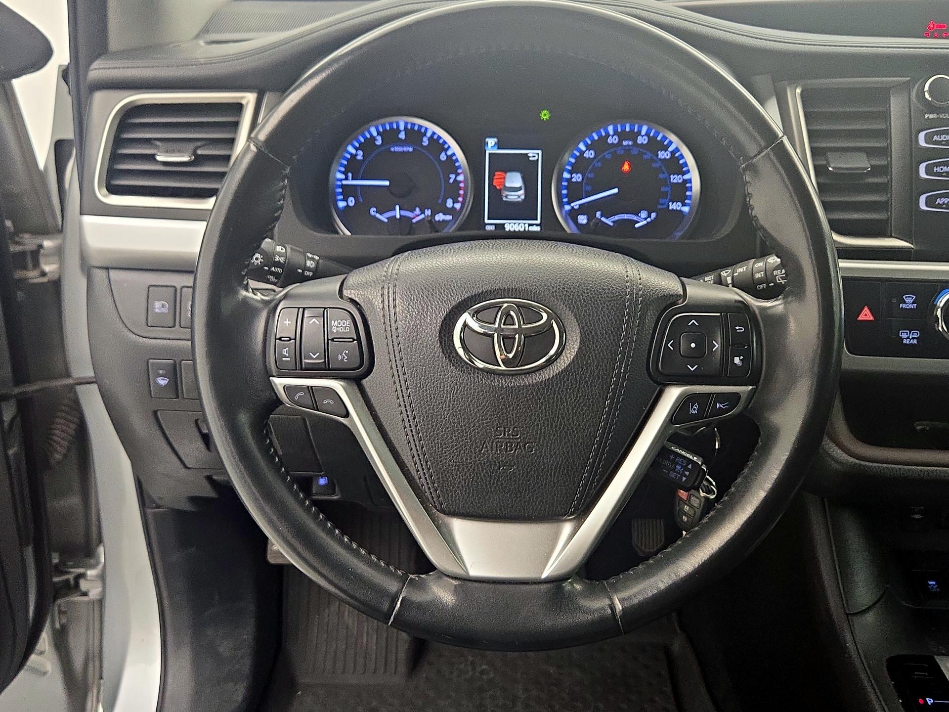Thumbnail: 2018 Toyota Highlander - 10