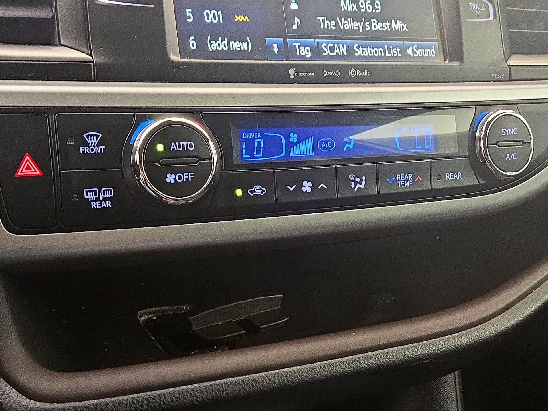 Thumbnail: 2018 Toyota Highlander - 16