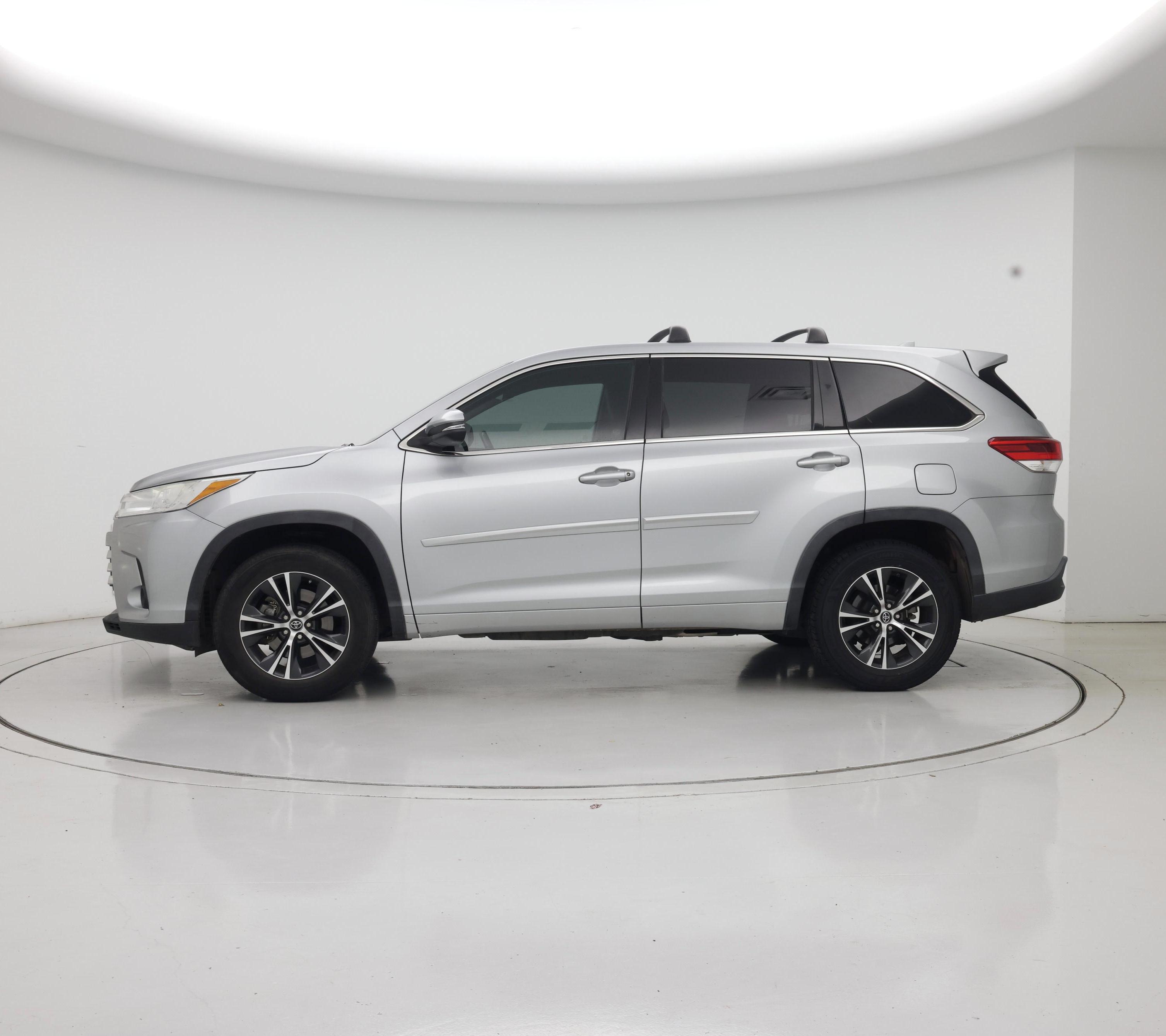 Thumbnail: 2018 Toyota Highlander - 3