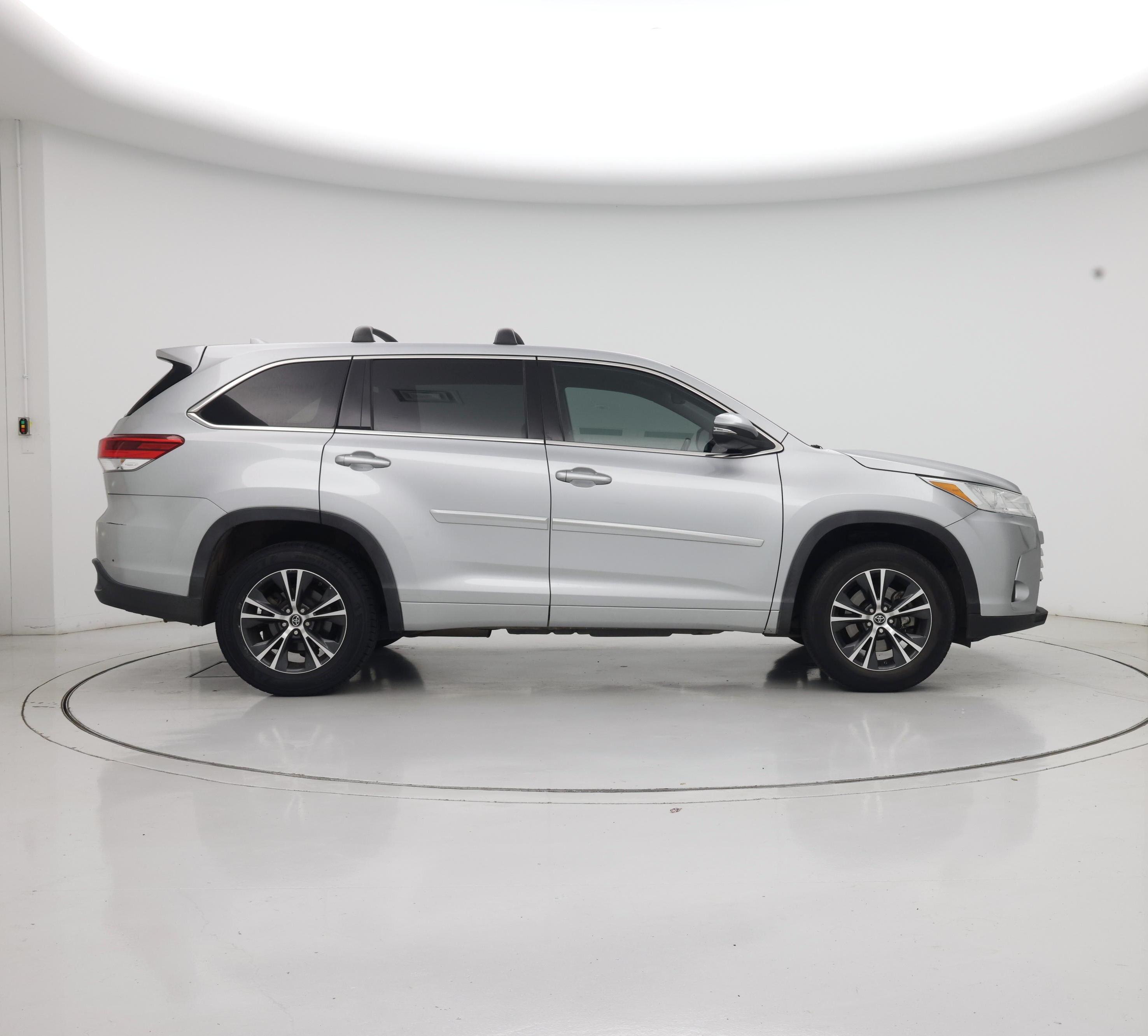 Thumbnail: 2018 Toyota Highlander - 7