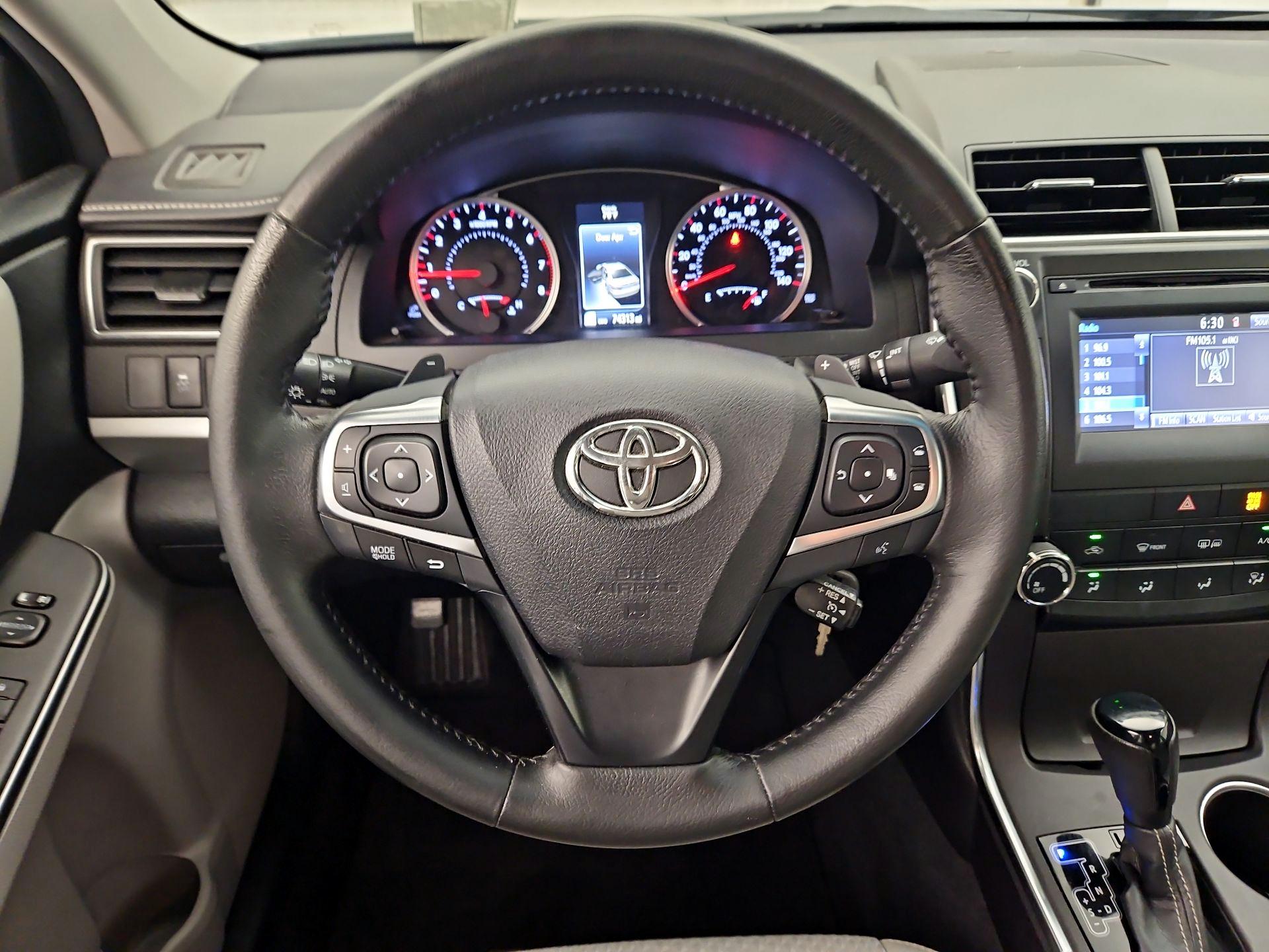 Thumbnail: 2015 Toyota Camry - 10