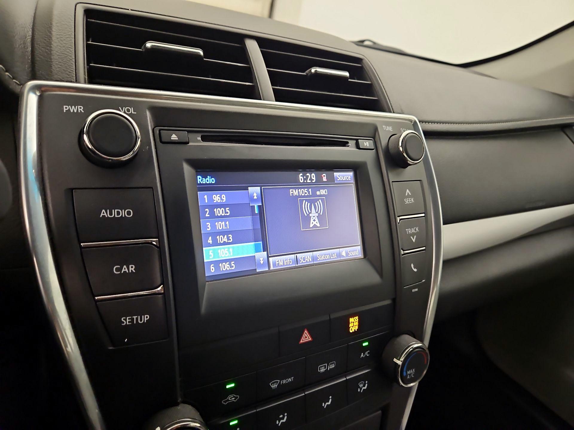 Thumbnail: 2015 Toyota Camry - 15