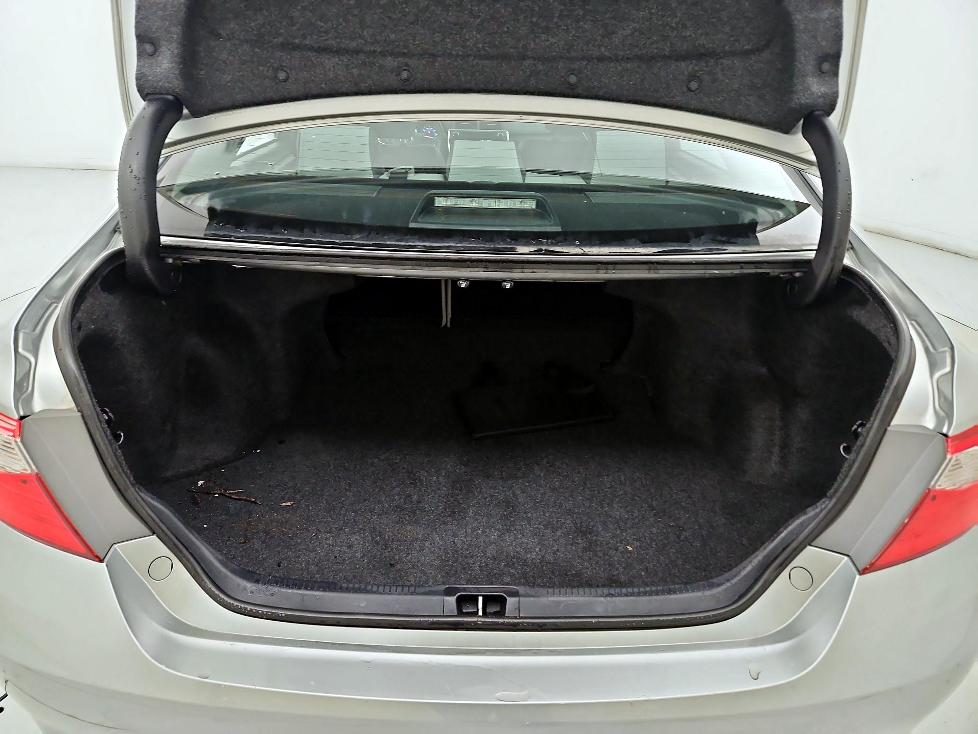 Thumbnail: 2015 Toyota Camry - 20