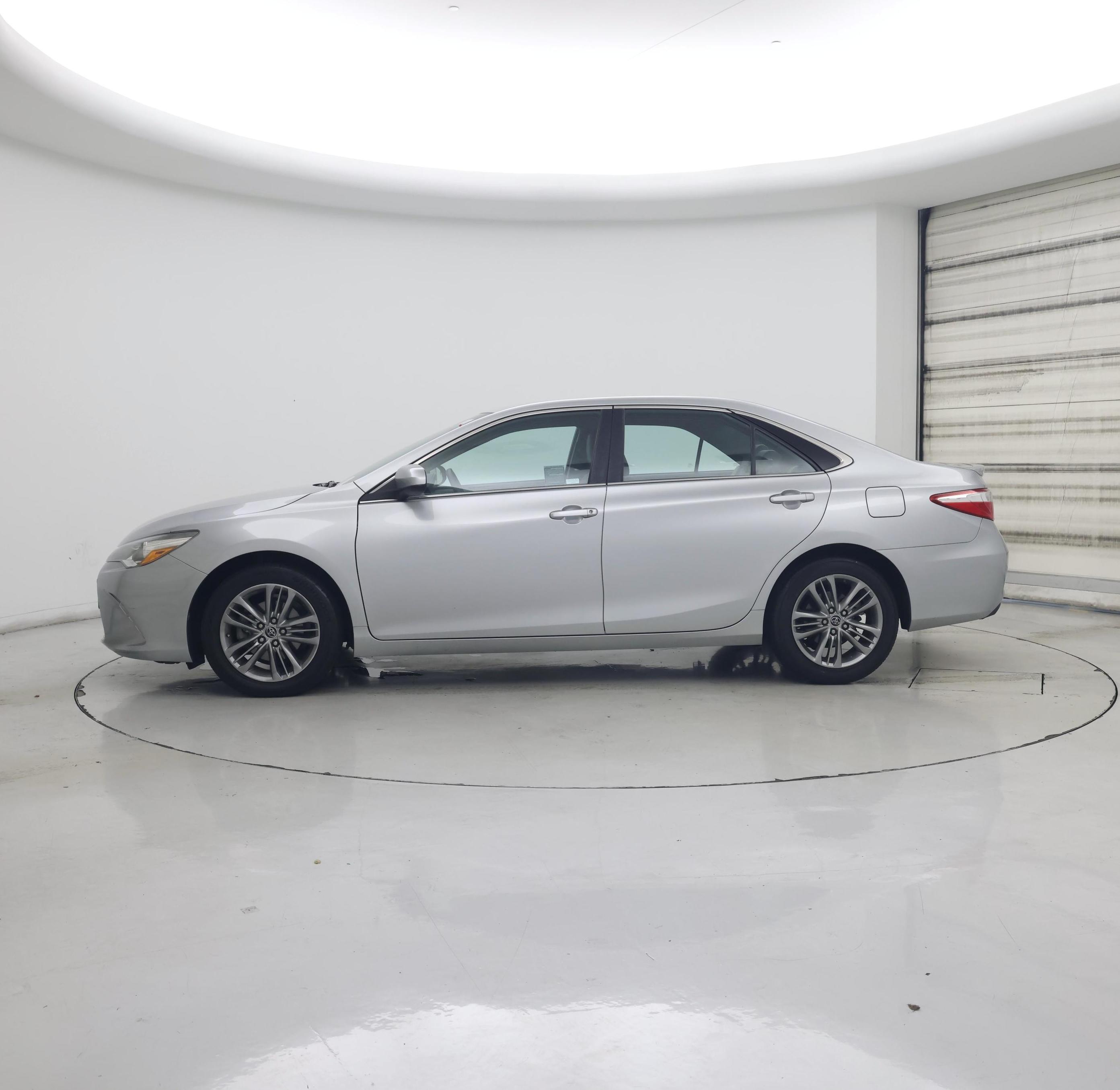 Thumbnail: 2015 Toyota Camry - 3