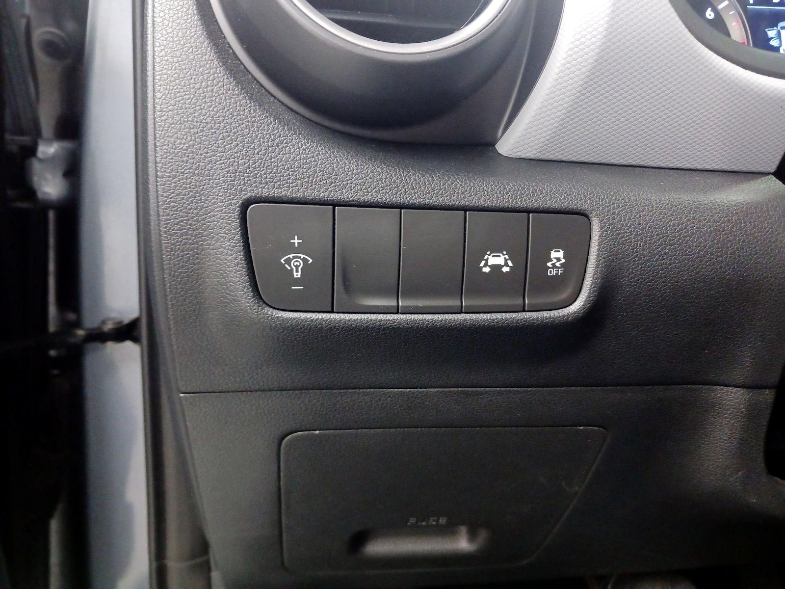2021 Hyundai Kona SE - Photo 14