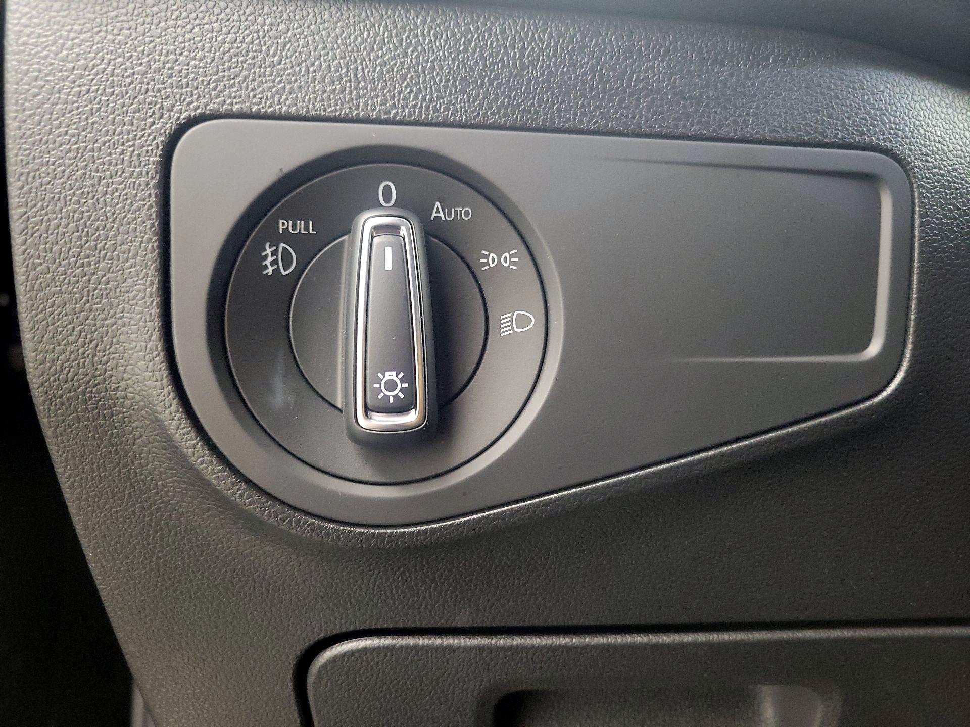 Thumbnail: 2021 Volkswagen Tiguan - 13