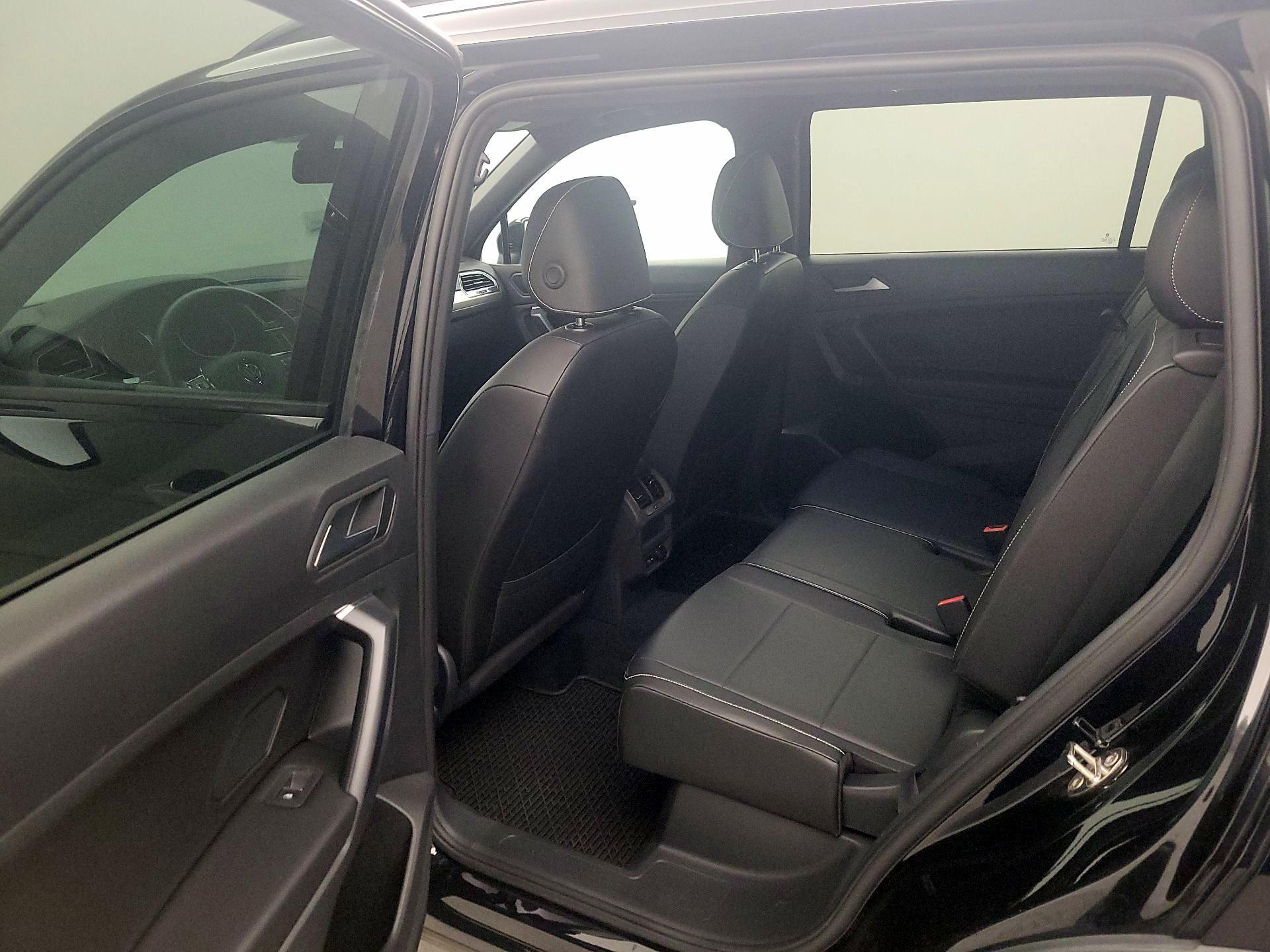 Thumbnail: 2021 Volkswagen Tiguan - 20