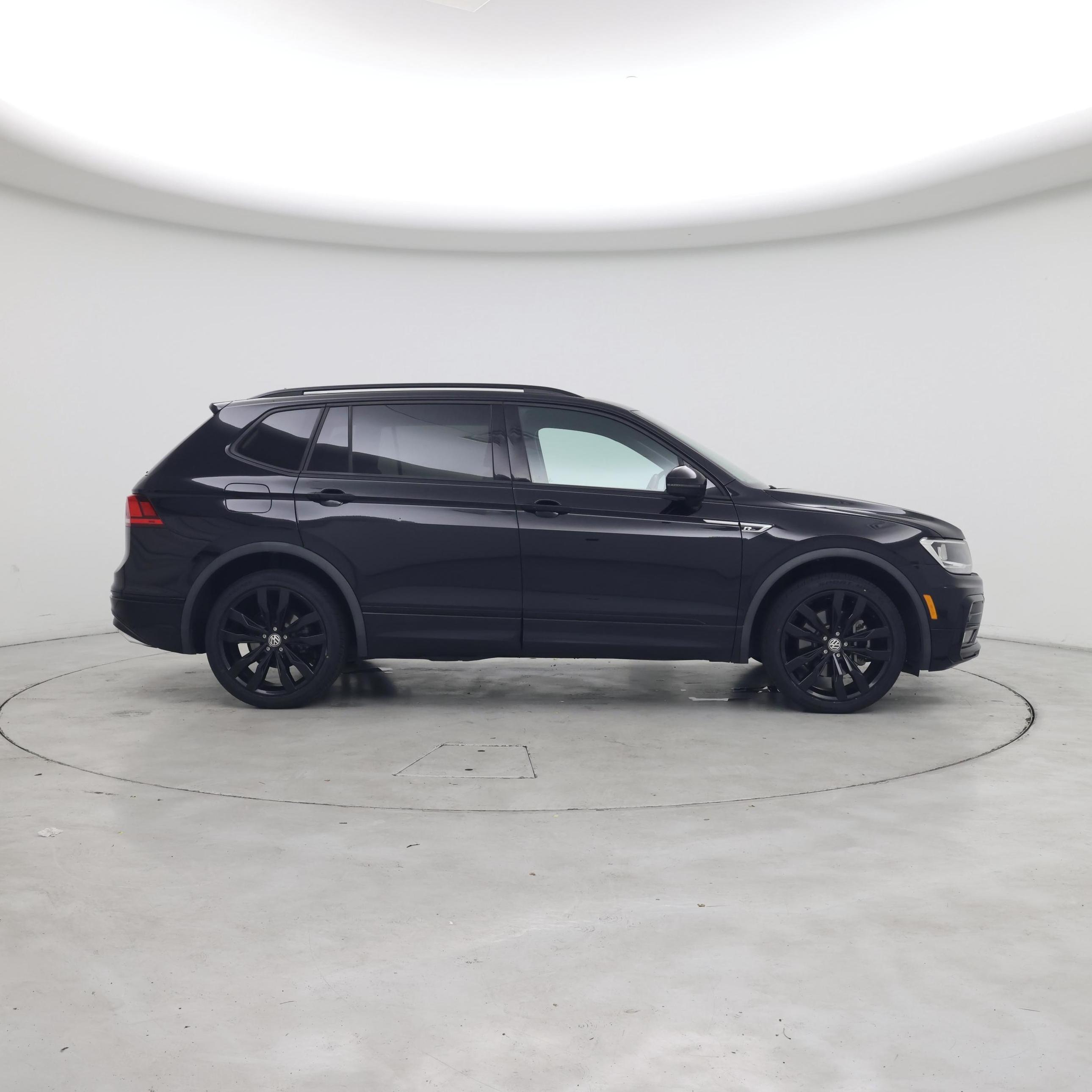 Thumbnail: 2021 Volkswagen Tiguan - 7