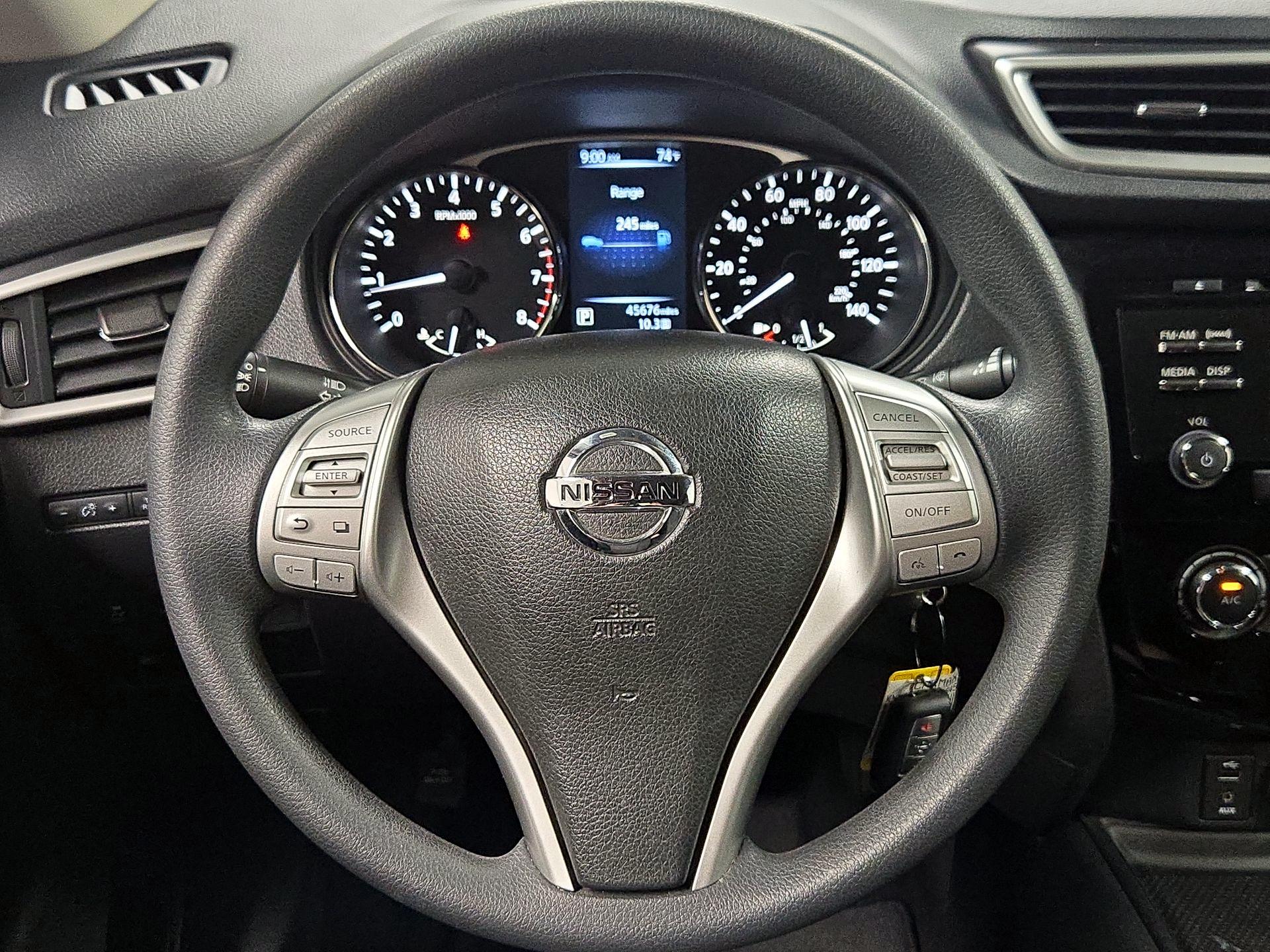 Thumbnail: 2016 Nissan Rogue - 10