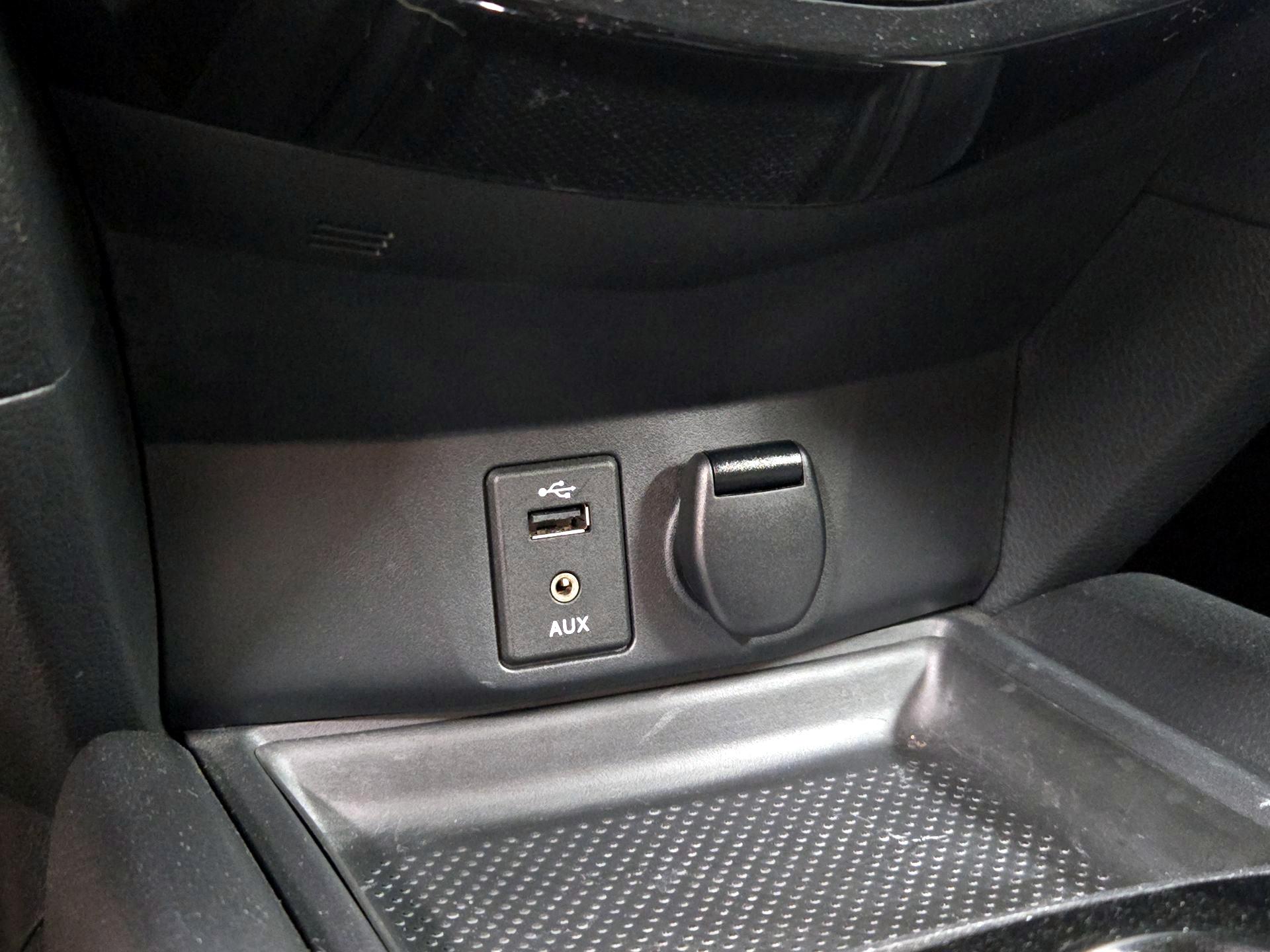 Thumbnail: 2016 Nissan Rogue - 18