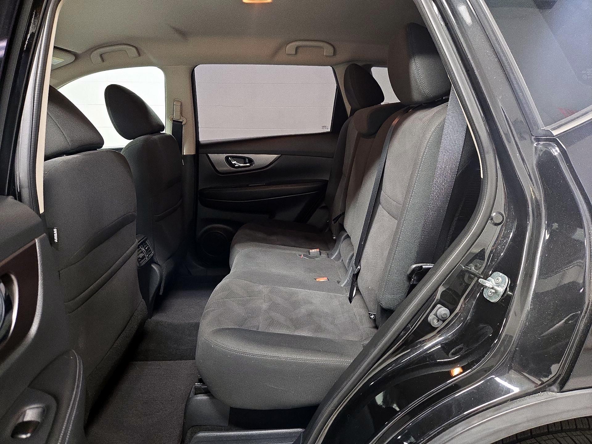 Thumbnail: 2016 Nissan Rogue - 19