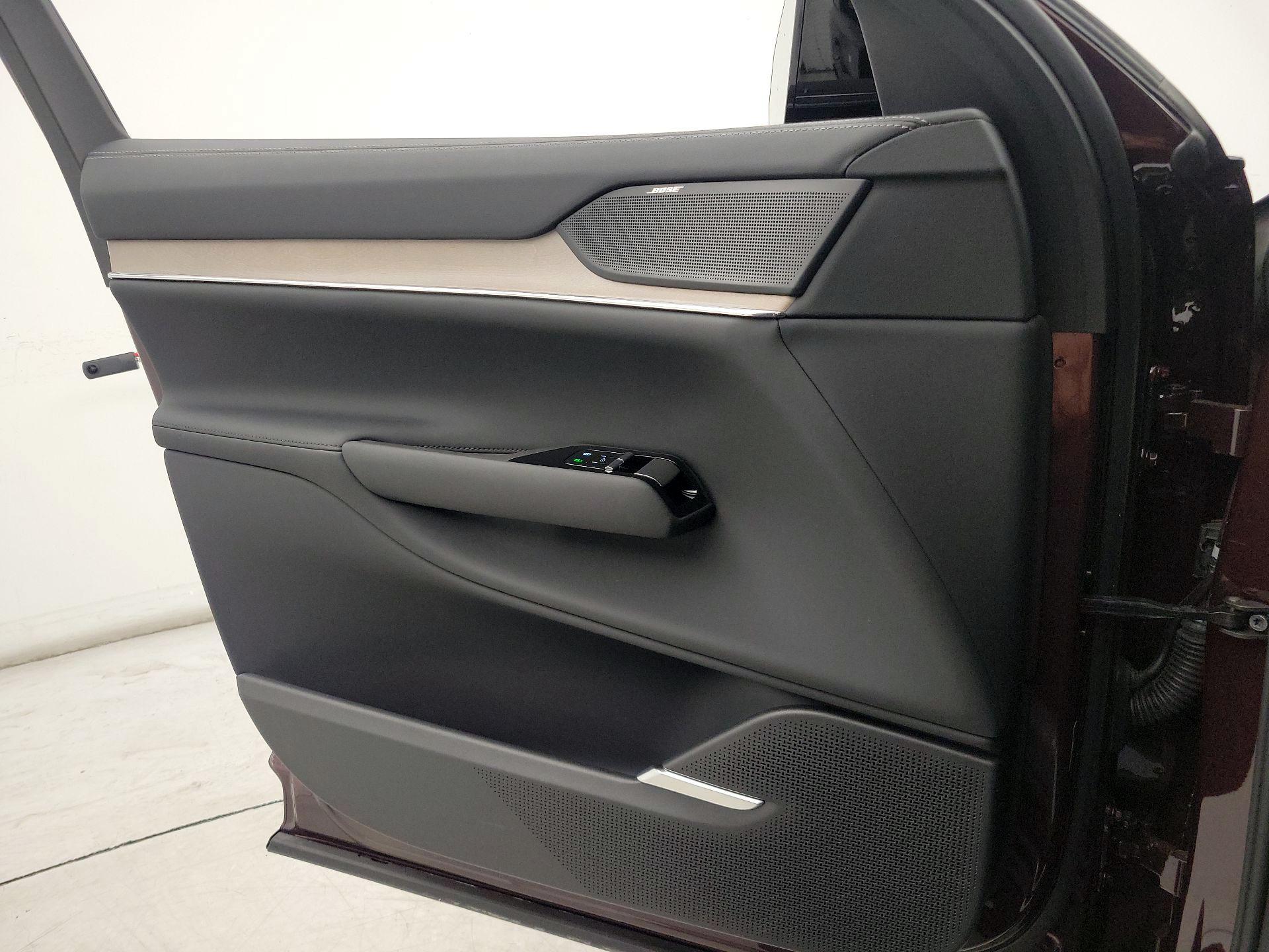 Thumbnail: 2025 Volvo EX90 - 12