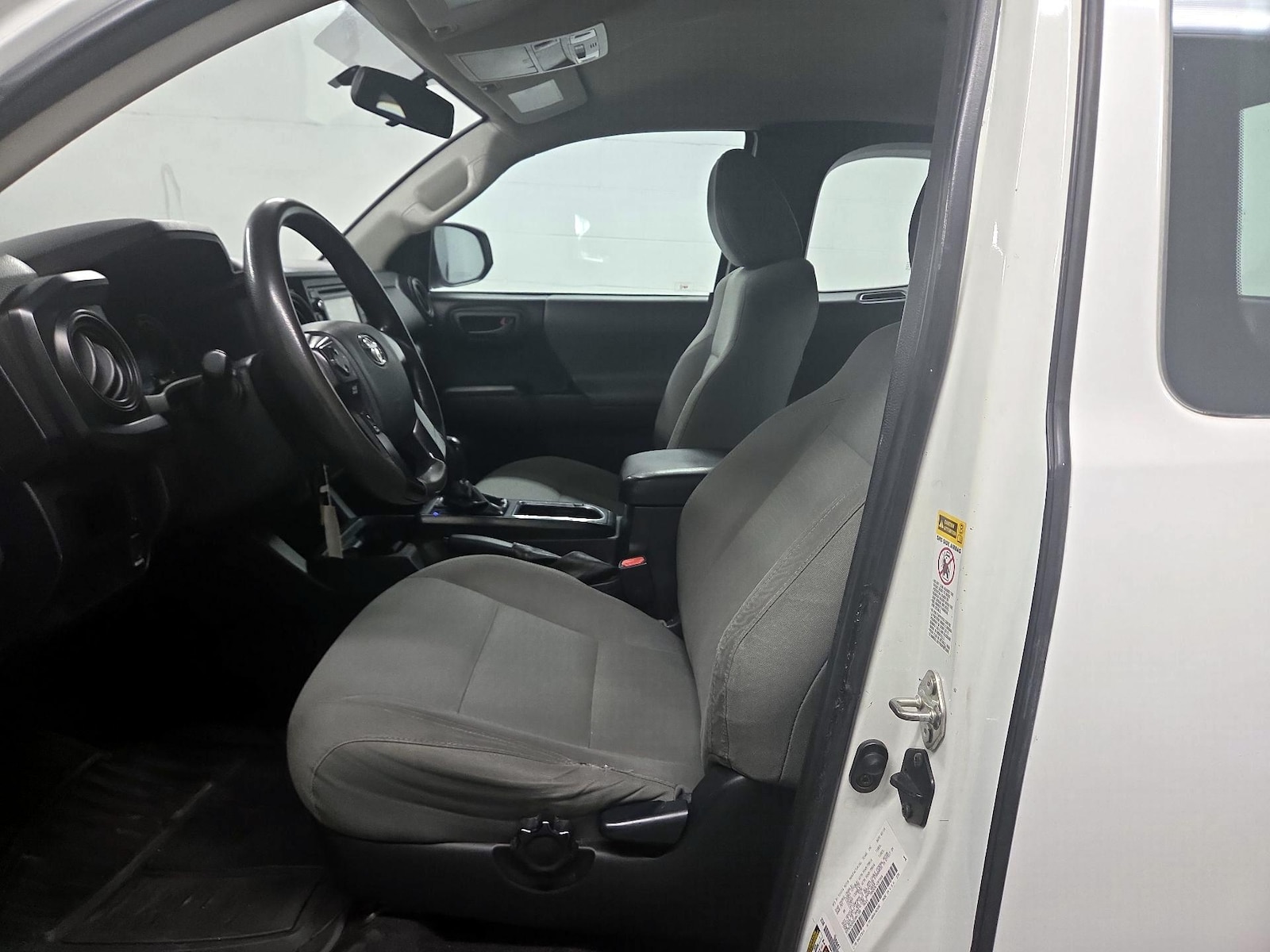 2016 Toyota Tacoma SR - Photo 12