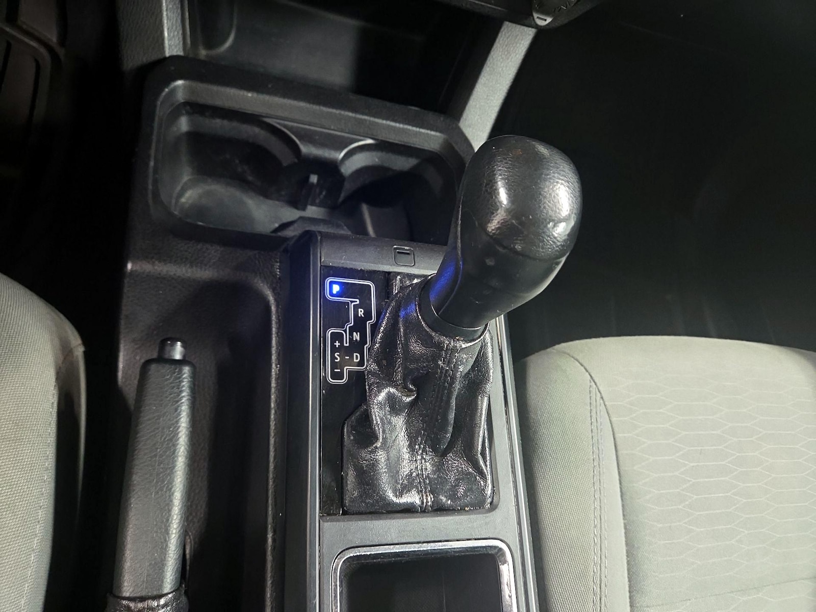 2016 Toyota Tacoma SR - Photo 17