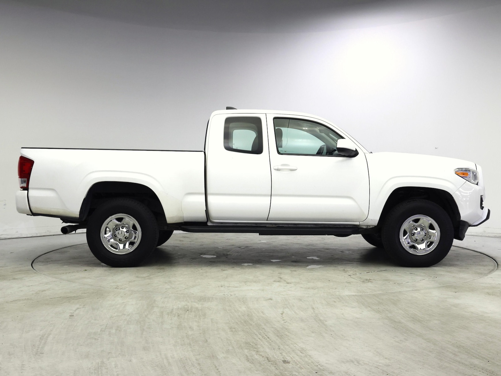 2016 Toyota Tacoma SR - Photo 8